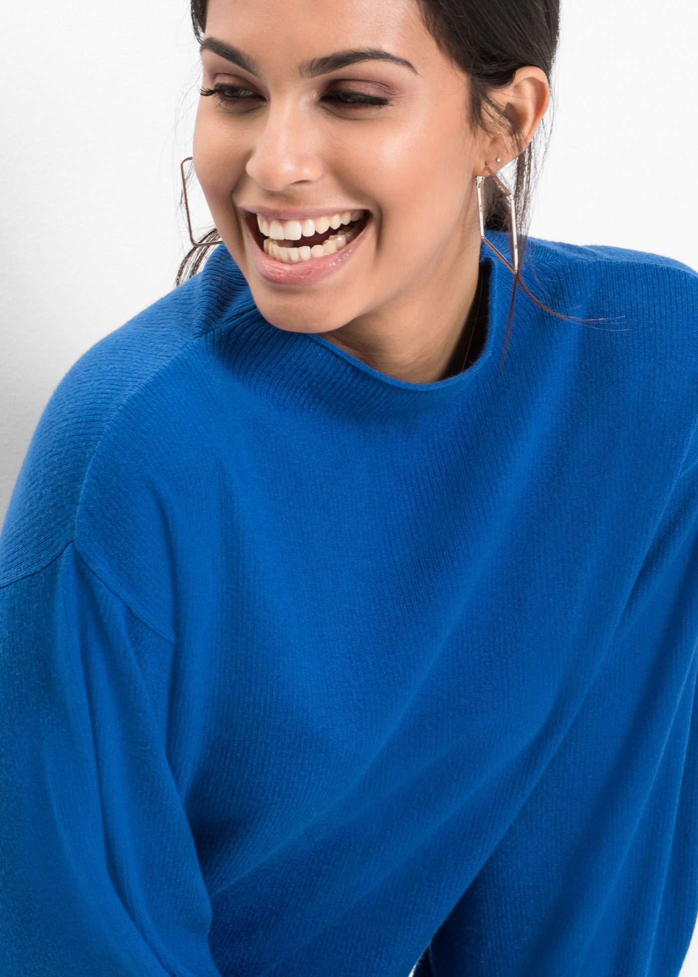 bonprix Strickpullover »Oversize-Pullover aus Viskose-Mix« toller Viskose-Mix, mit modischen Ballonärmeln mit breiten Bündchen