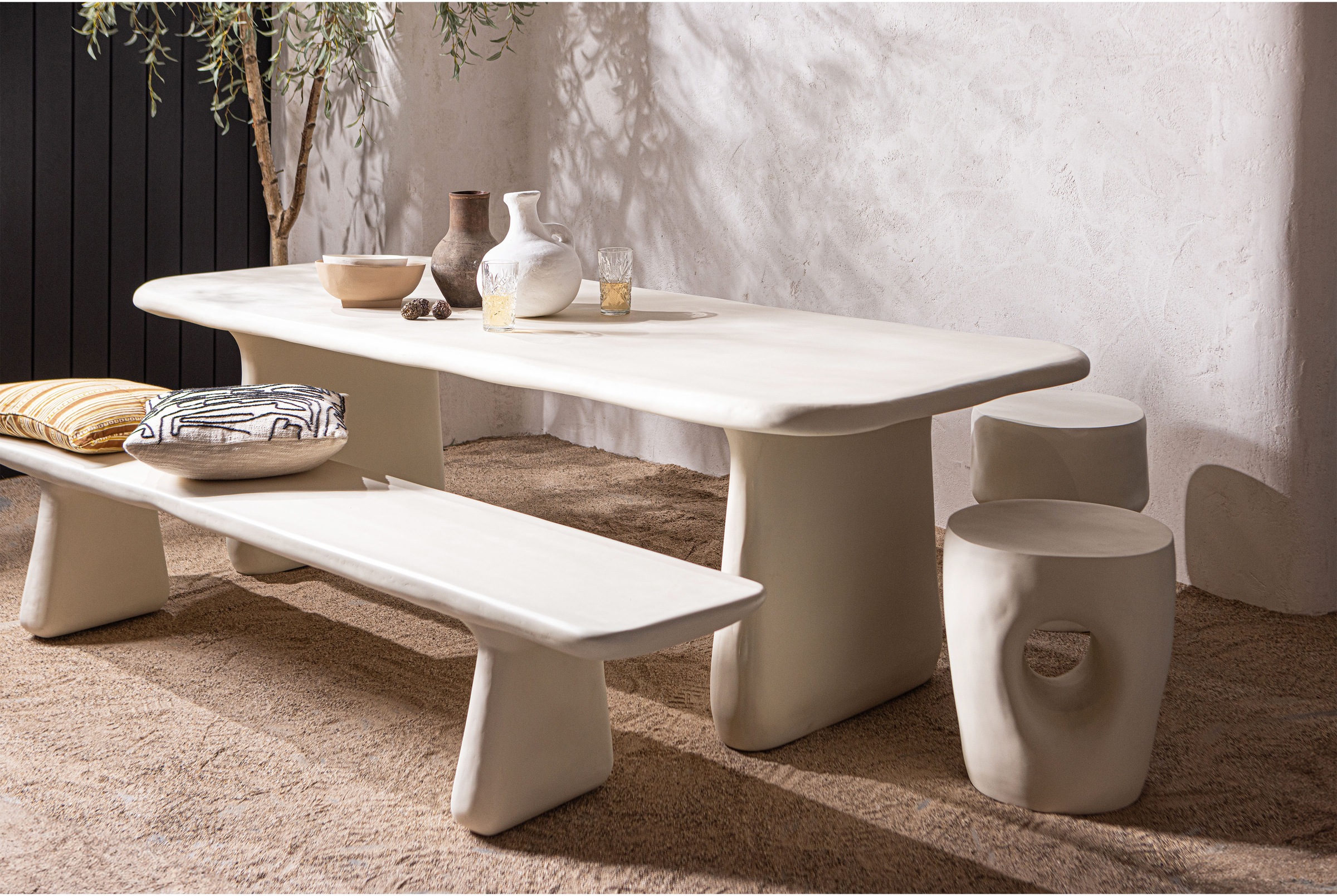 WOOOD Beistelltisch »Mica Fiber Reinforced Polymer organische Form, H 47 x B 40 x T 40 cm« Tragkraft 150 kg, für In- und Outdoor, pfleigleicht