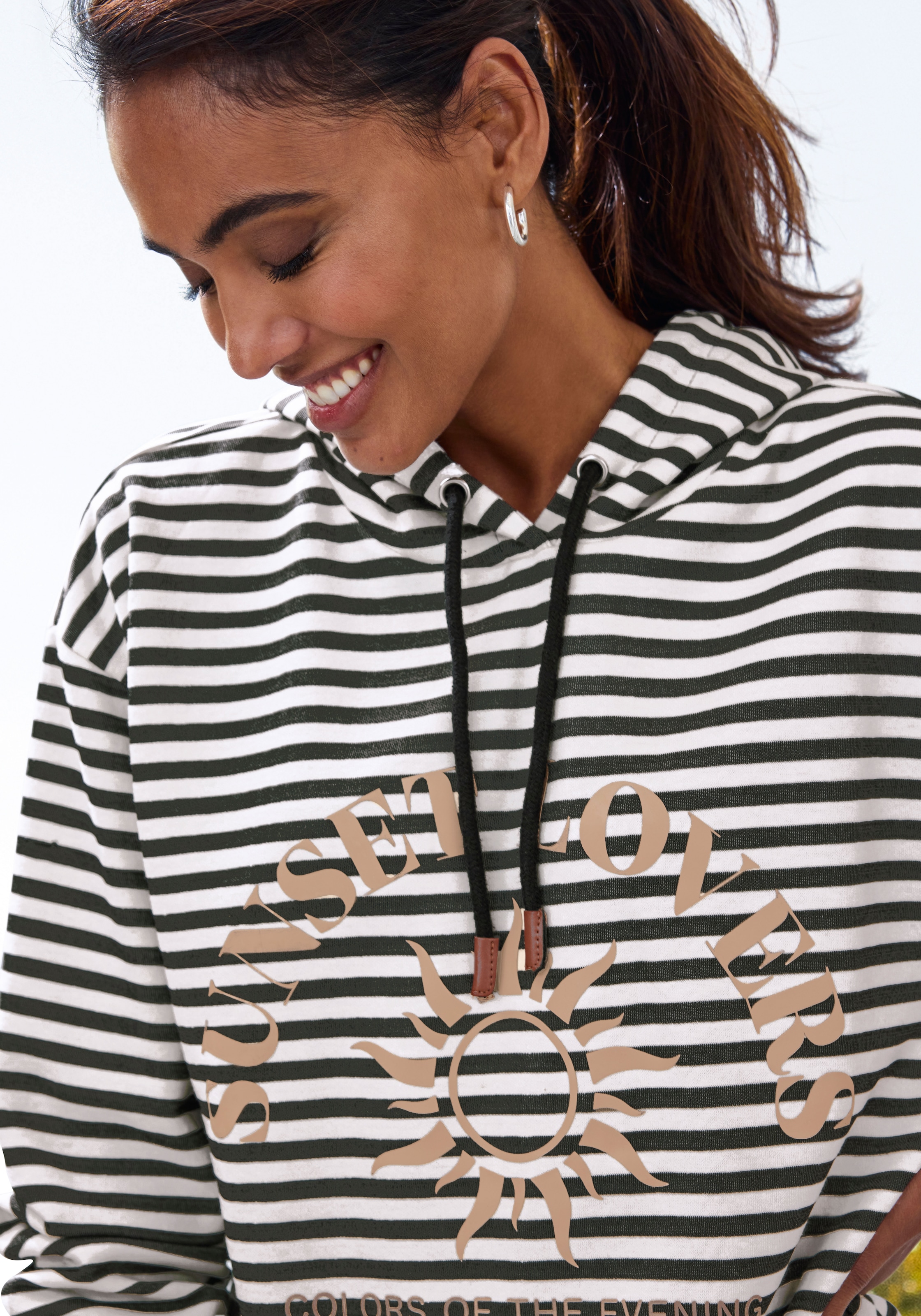 H.I.S Kapuzenpullover im Streifenlook mit großen Print, Loungewear