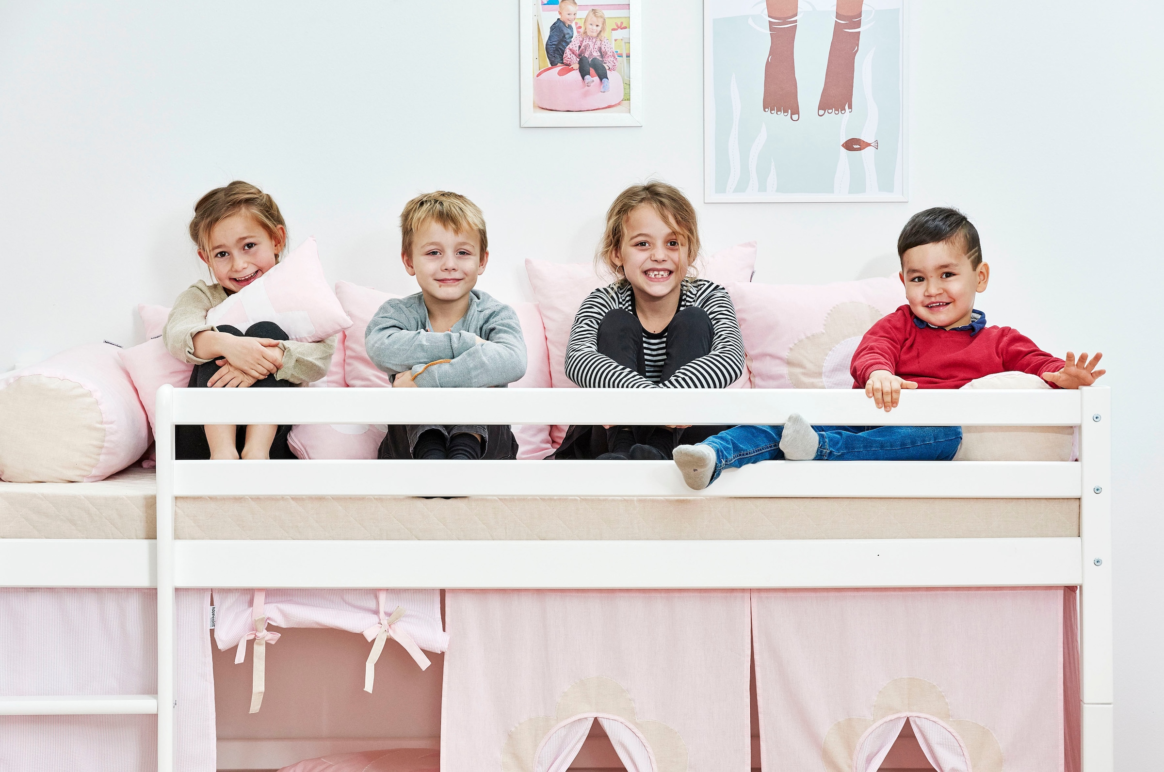 Hoppekids Hochbett »«Fairytale Flower»«, mit Vorhang & Matratze 2 Größen umbaubar