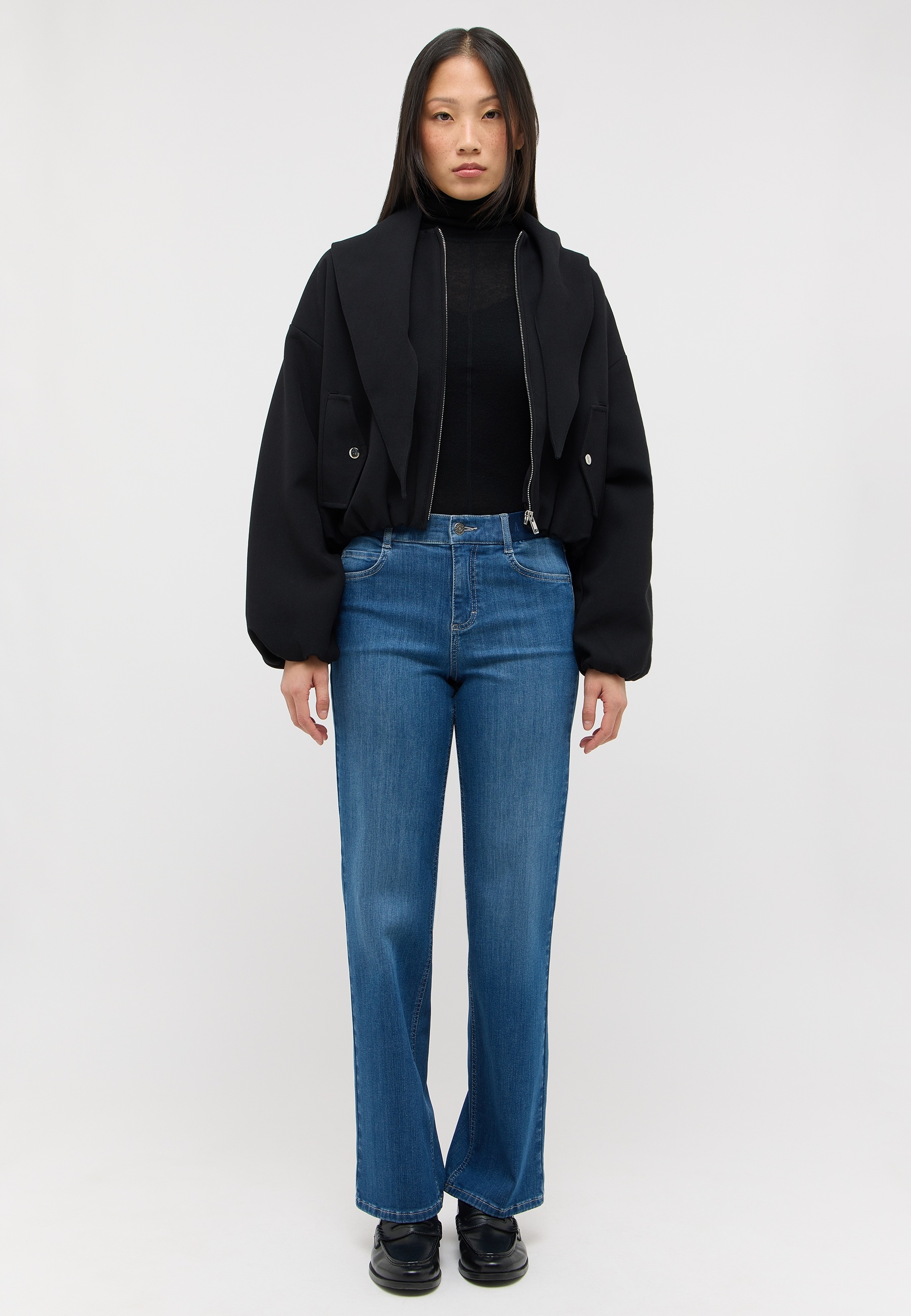 ANGELS 5-Pocket-Jeans »L. SPORTY« weite Passform, mit Gürtelschlaufen, 1-Knopf-Form