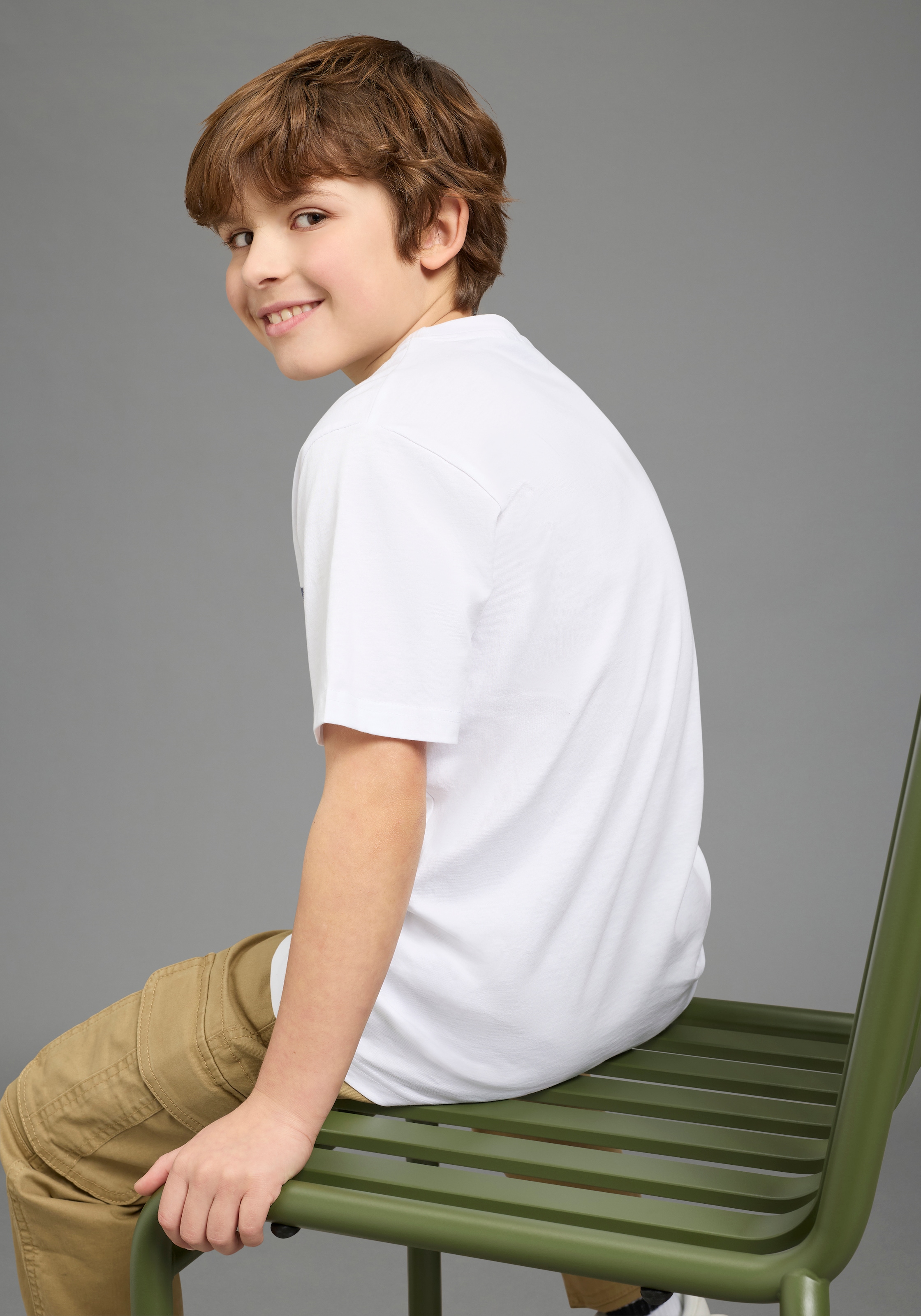 KIDSWORLD T-Shirt »STAR WARS: YODA - Disney Shirt« YODA Shirt, modischer Stil, Kurzarm, Basic Passform, aus Baumwolle