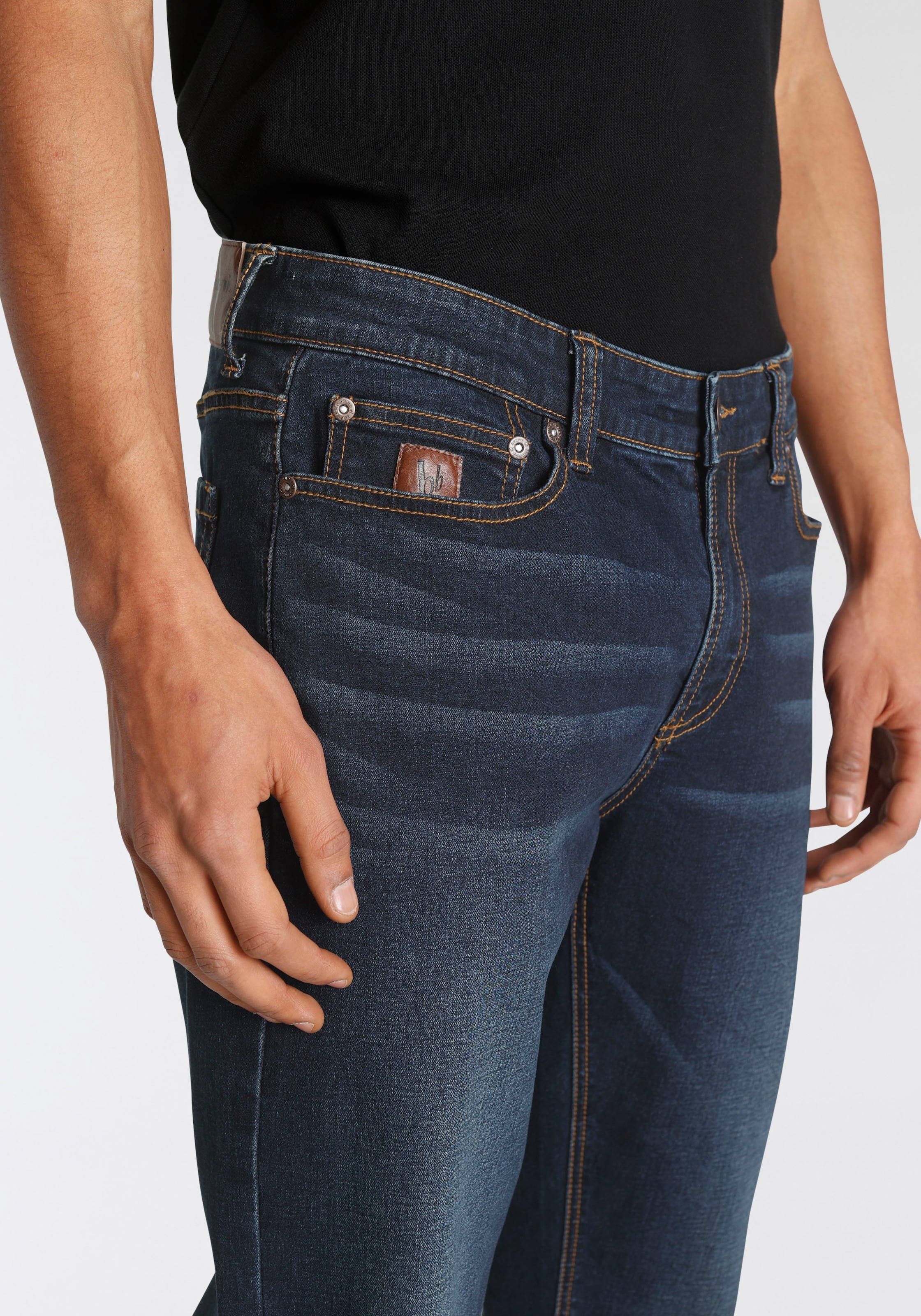 Bruno Banani Straight-Jeans »Hutch«, gerade Beinform, teilweise mit modischen Destroyed-Effekten