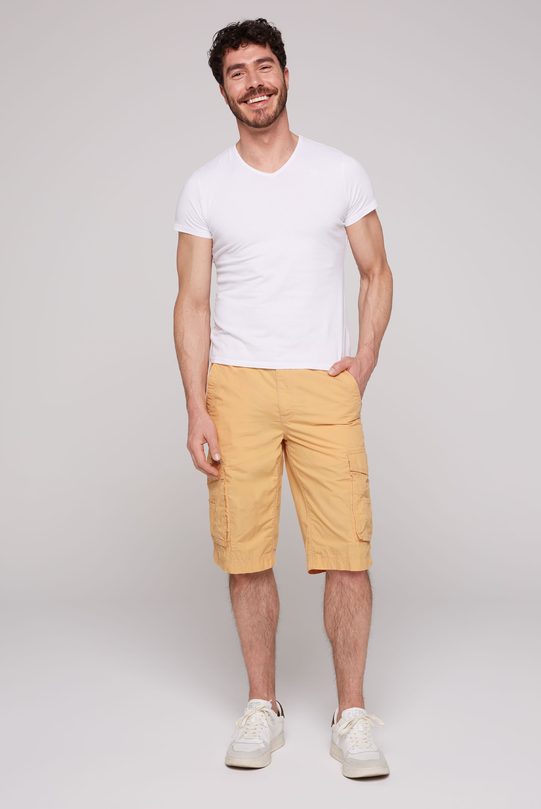 CAMP DAVID Cargoshorts, mit Markenlabel an den Taschen