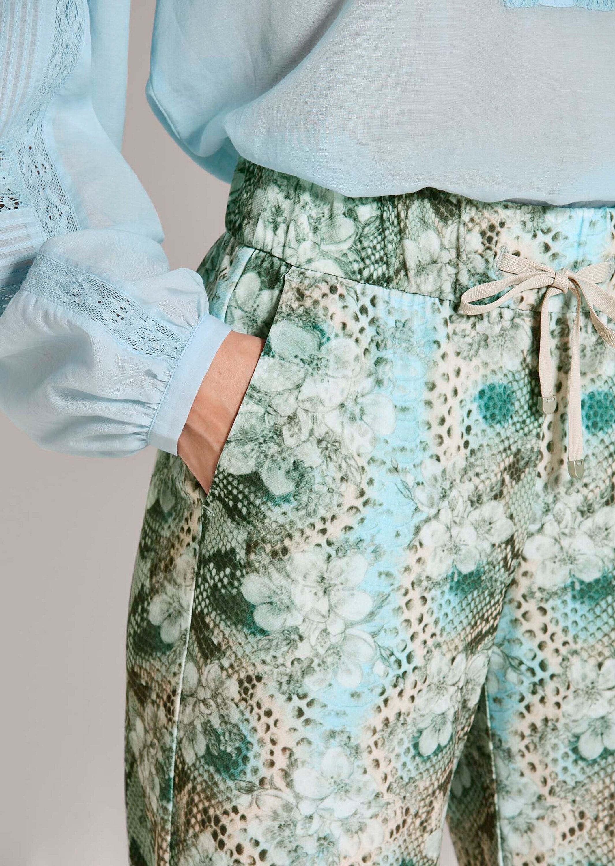 MADELEINE Jerseyhose »Jerseyhose Druckhose mit Animal- und Blütenprint«