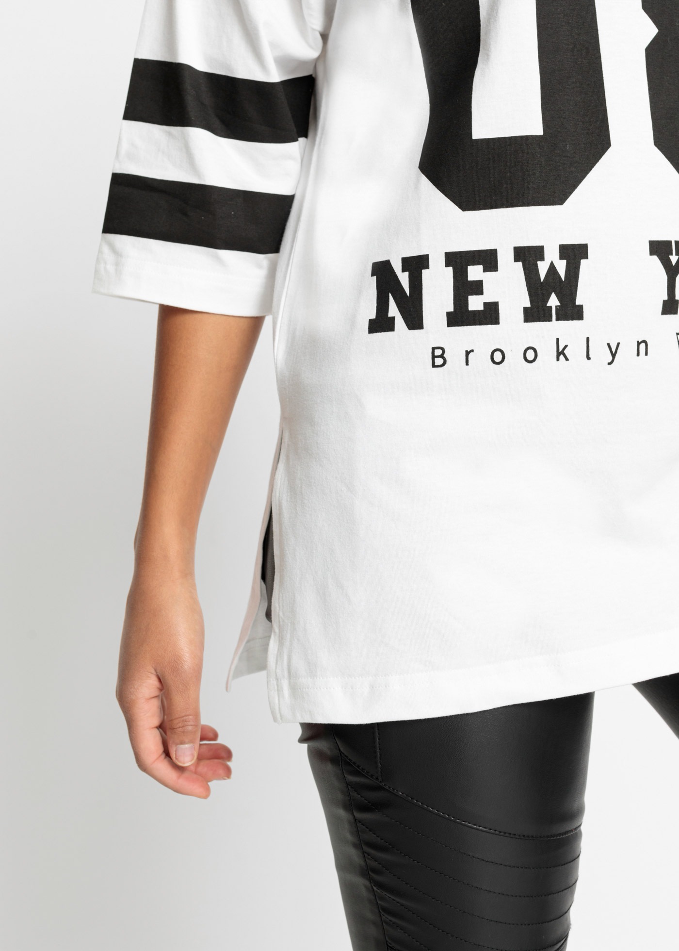 bonprix Oversize-Shirt »Oversize-Shirt aus reiner Baumwolle« Oversize-Passform, Halbarm-Design, aus reiner Baumwolle