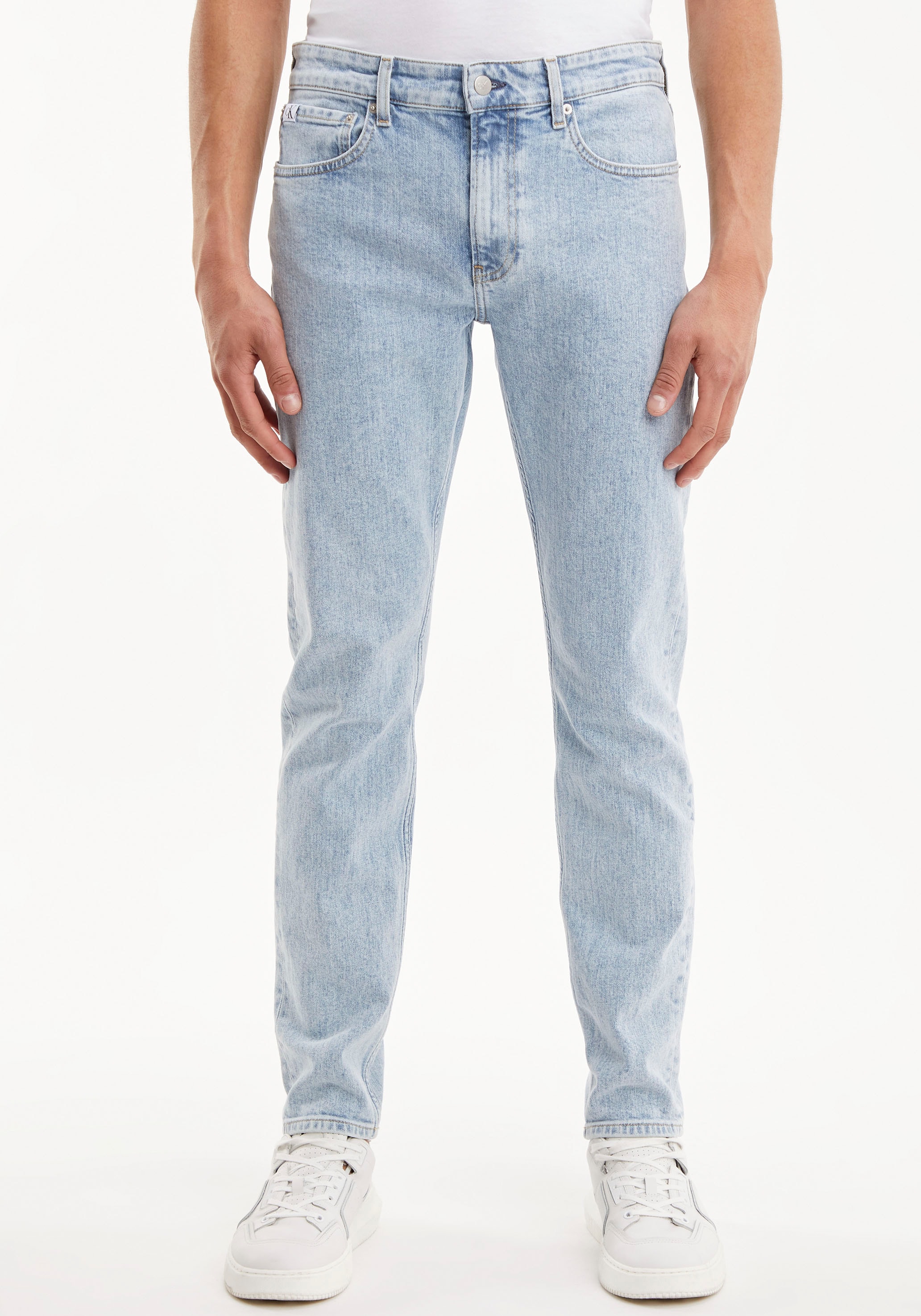 Tapered-fit-Jeans »SLIM TAPER«, mit Calvin Klein Leder-Badge