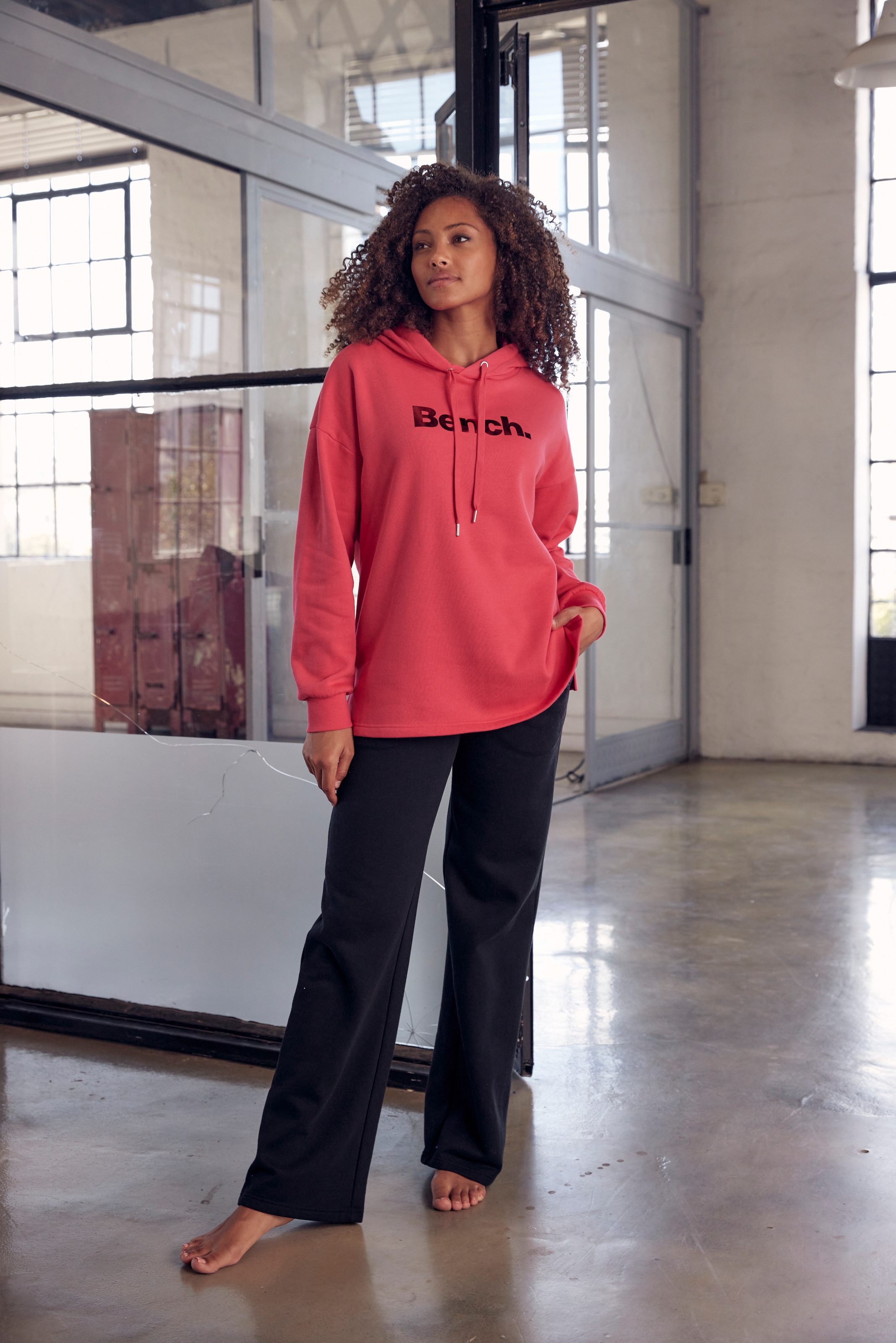 Bench. Loungewear Hoodie, mit glänzendem Logodruck, Loungewear