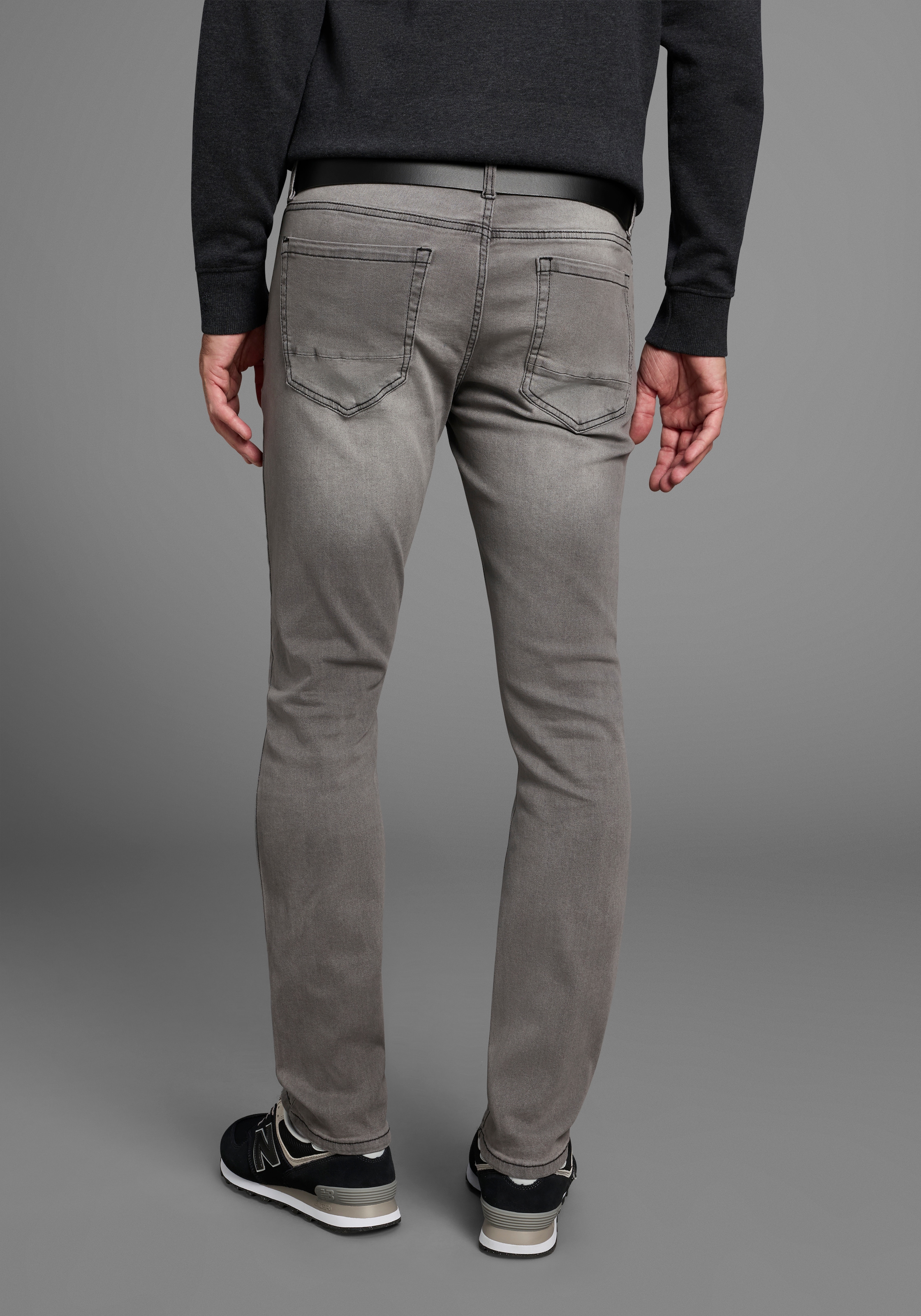Bruno Banani Straight-Jeans »Hutch«, gerade Beinform, teilweise mit modischen Destroyed-Effekten