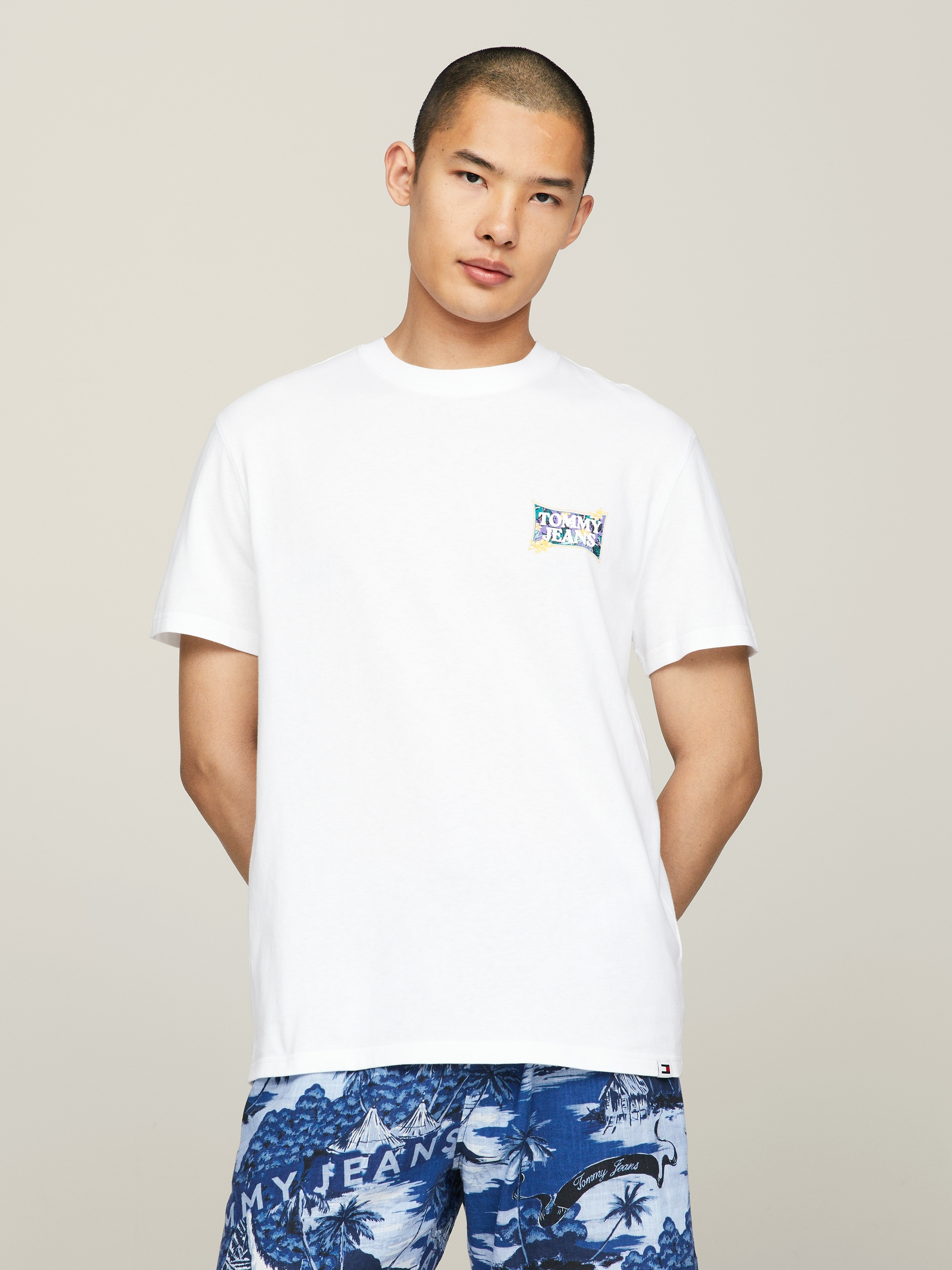 T-Shirt »TJM REG FLOWER POWER TEE«, mit floralem Rückenprint