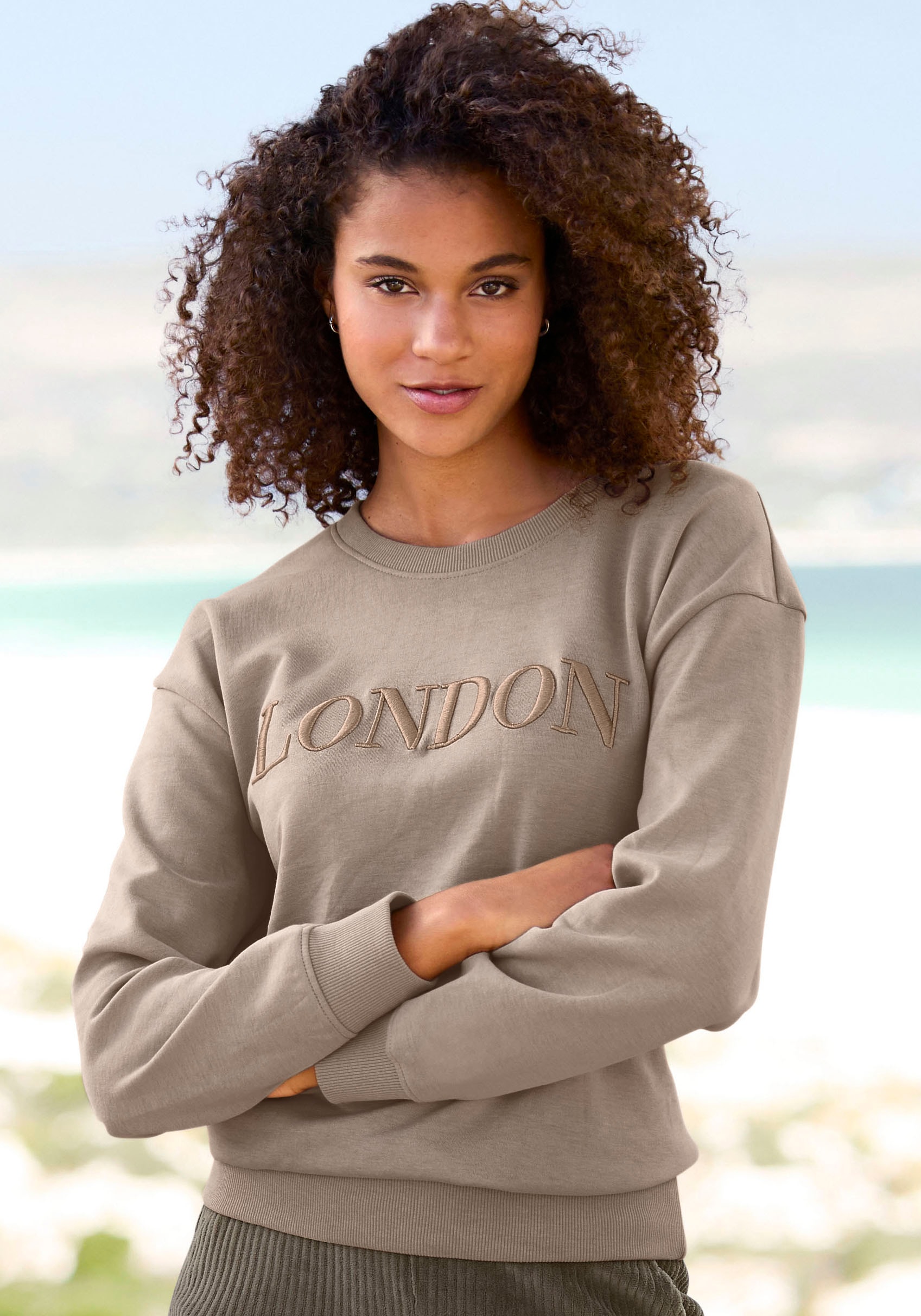Sweatshirt »-Loungeshirt mit«, London Stickerei, Loungeanzug, Loungewear