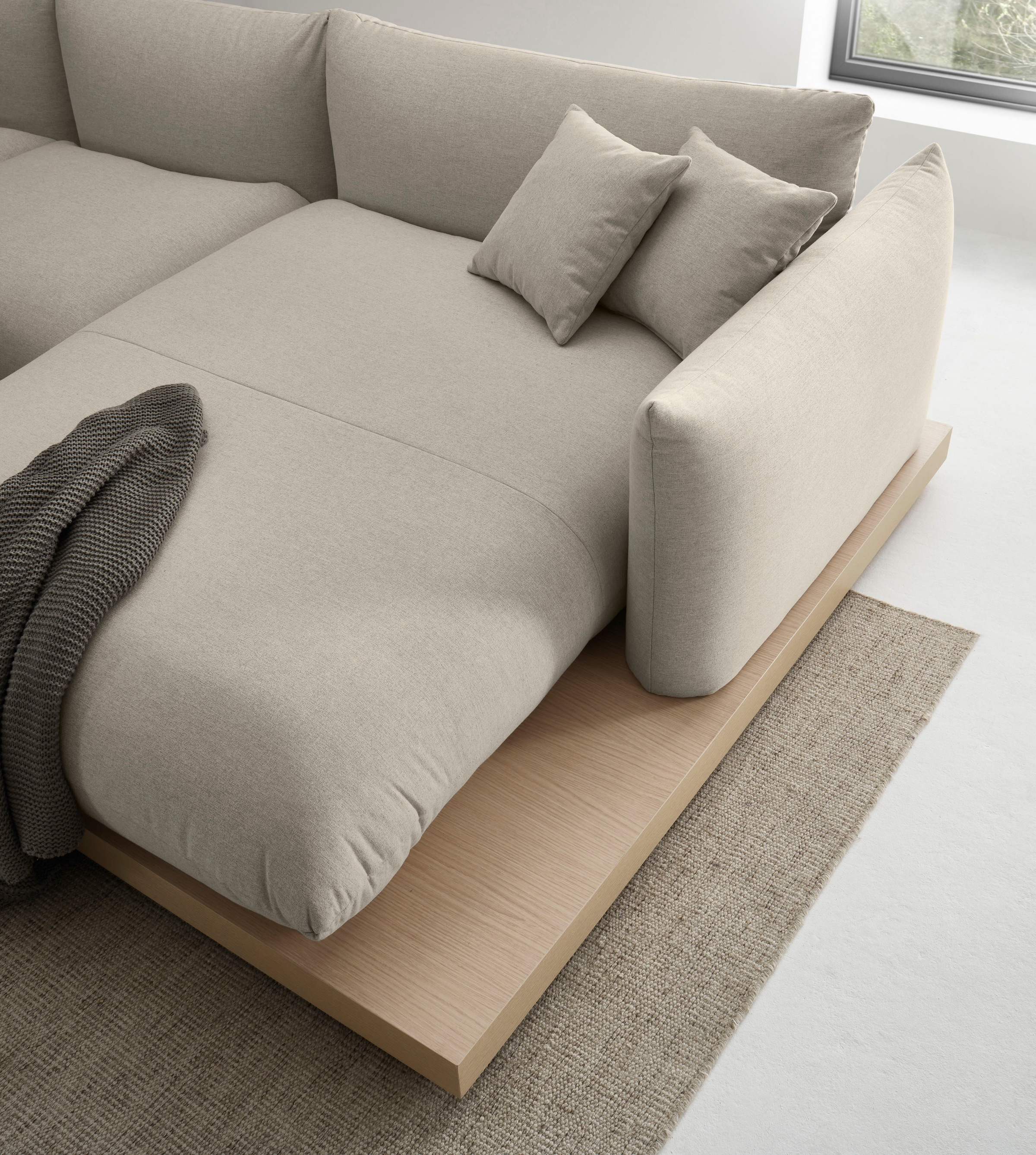 OTTO home Ecksofa »Kalix L-Form, 323 cm - OTTO. Verlässliche Qualität.« Designsofa, auf Holzplateau, Strukturstoff, hoher Sitzkomfort