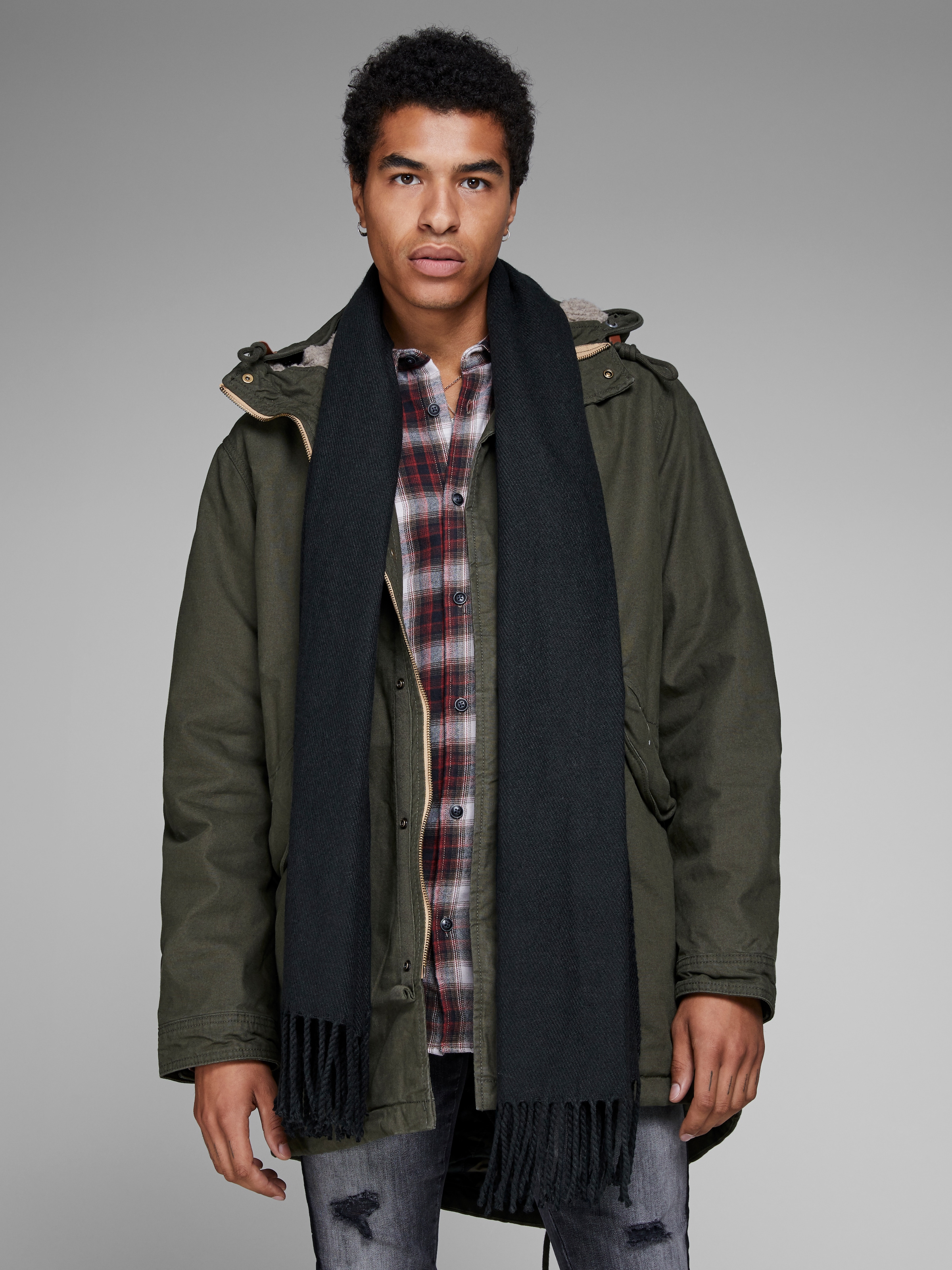 Jack & Jones Strickschal »JACSOLID WOVEN SCARF NOOS« Kunstfaser, mit Fransen