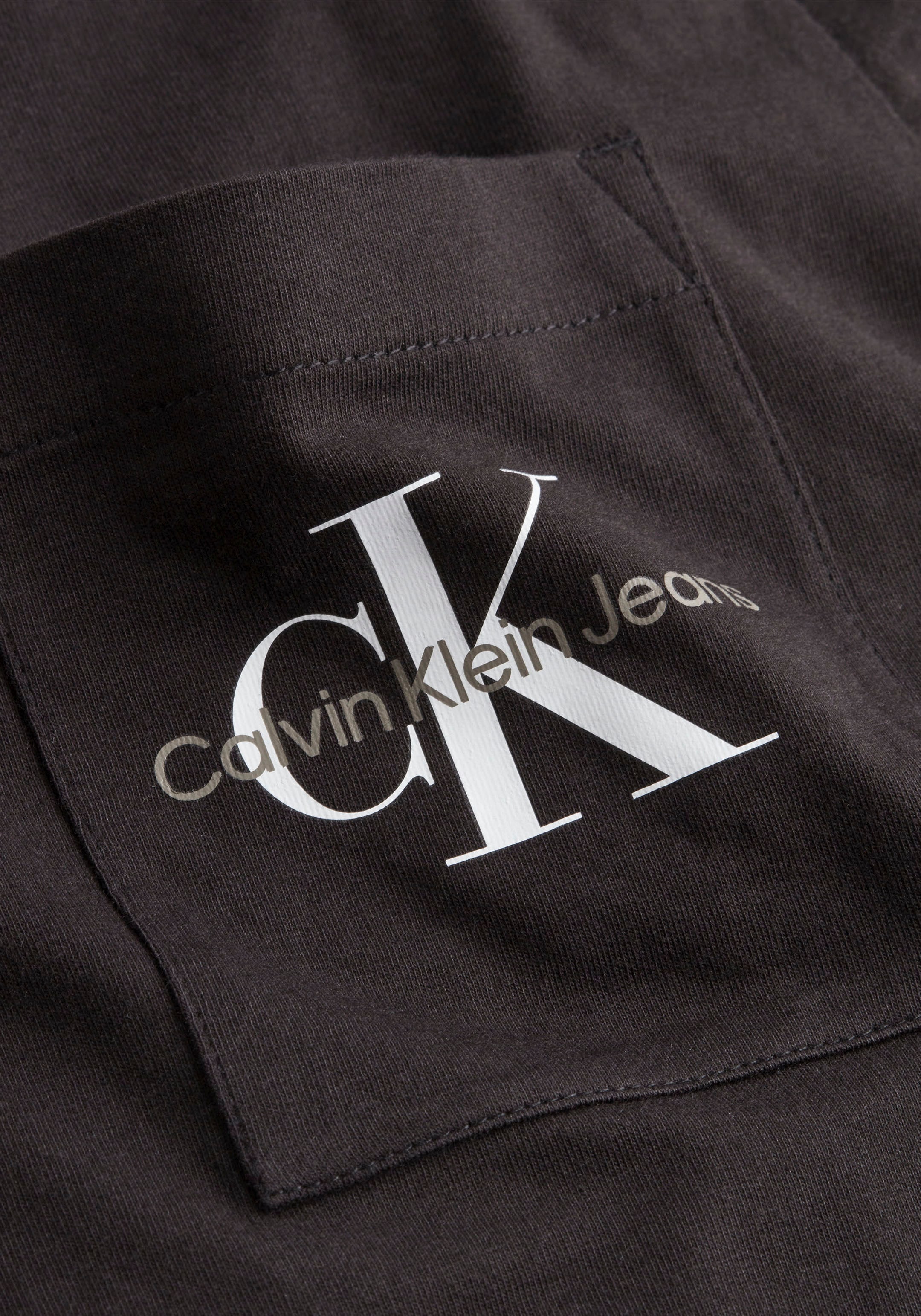 Calvin Klein Jeans T-Shirt »CORE MONOGRAM POCKET SLIM TEE«, mit Brusttasche