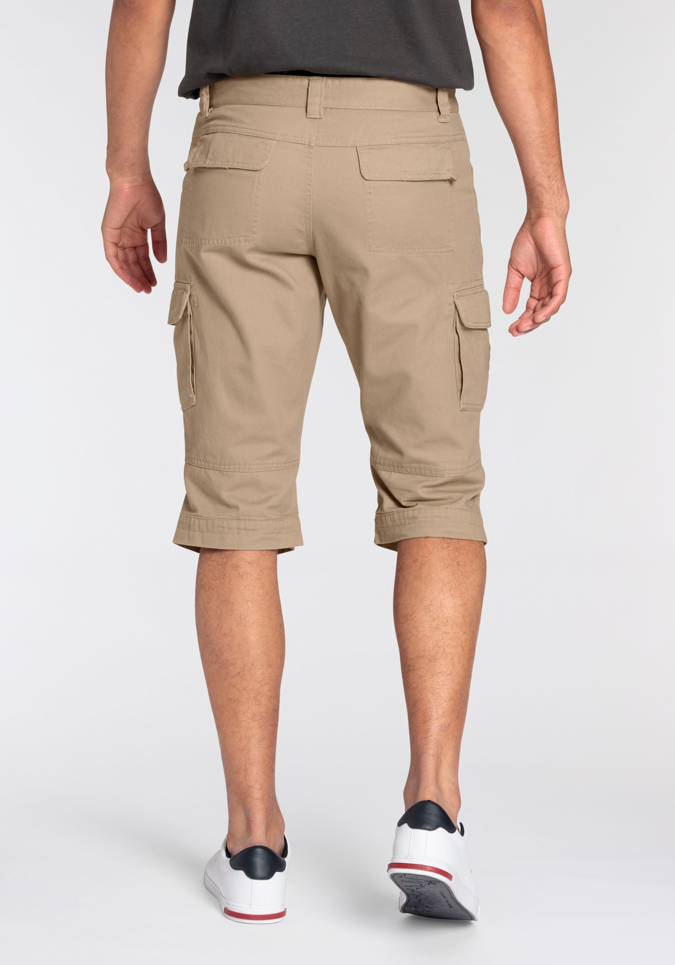 Bruno Banani Jeansbermudas, schmale Passform, gerade Beinform, mit Cargotaschen