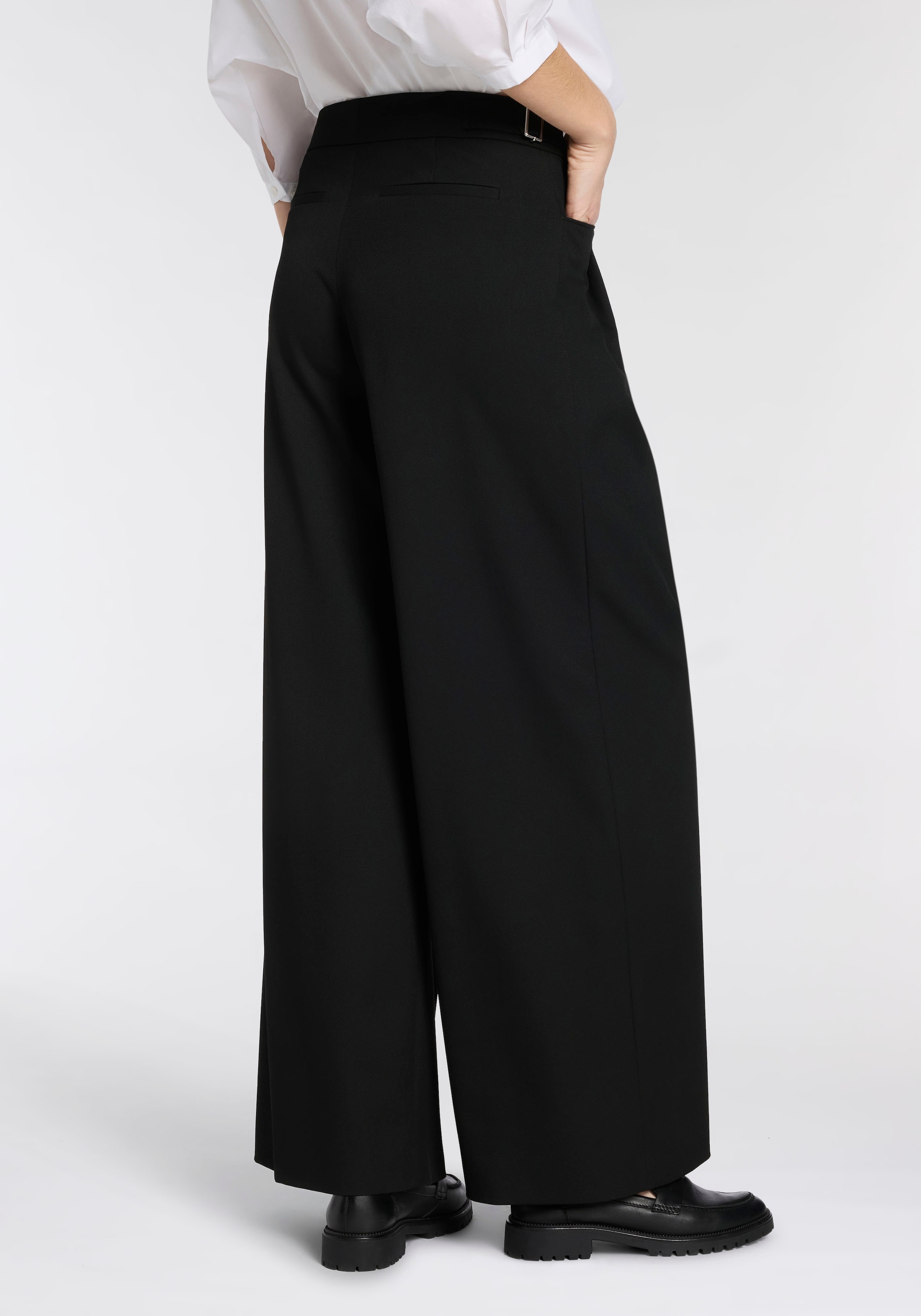 BOSS ORANGE Bundfaltenhose »Takora Premium Damenmode«  weit geschnitten, mit verstellbaren Riemen