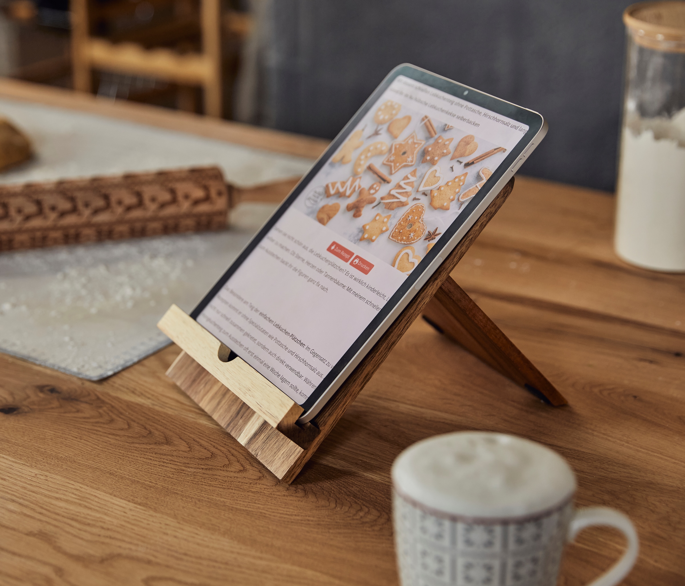 KESPER® Kochbuchhalter, mit Aussparung für Ladekabel, 100% FSC®-zertifiziertes Akazienholz