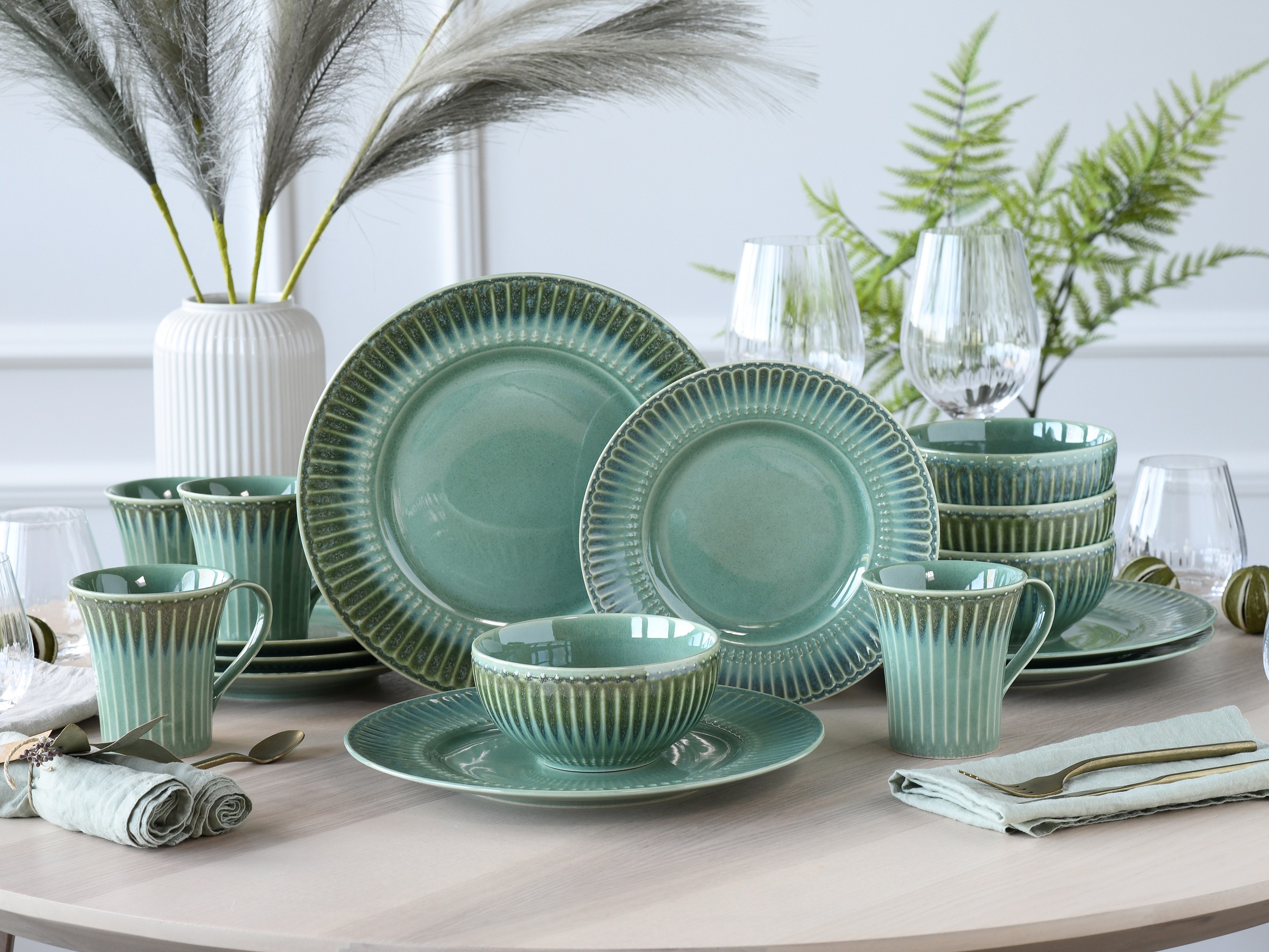 CreaTable Kombiservice »Celadon, Service 16-tlg.« Elegantes Stabrelief, Farbverlauf