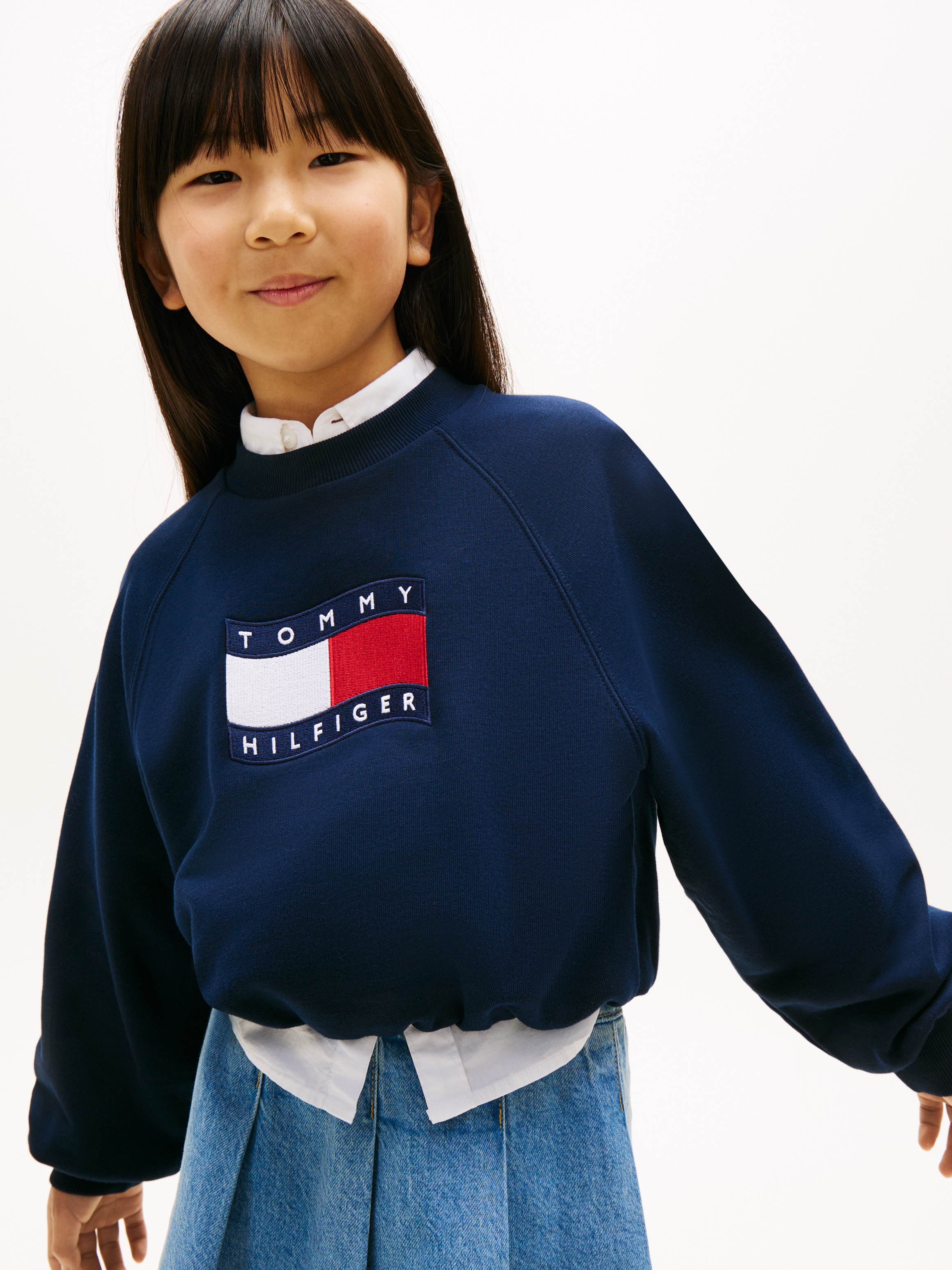 Tommy Hilfiger Sweatshirt »TOMMY WAVE FLAG CREWNECK«, Kinder bis 16 Jahre, verdeckter Saum, relaxed fit
