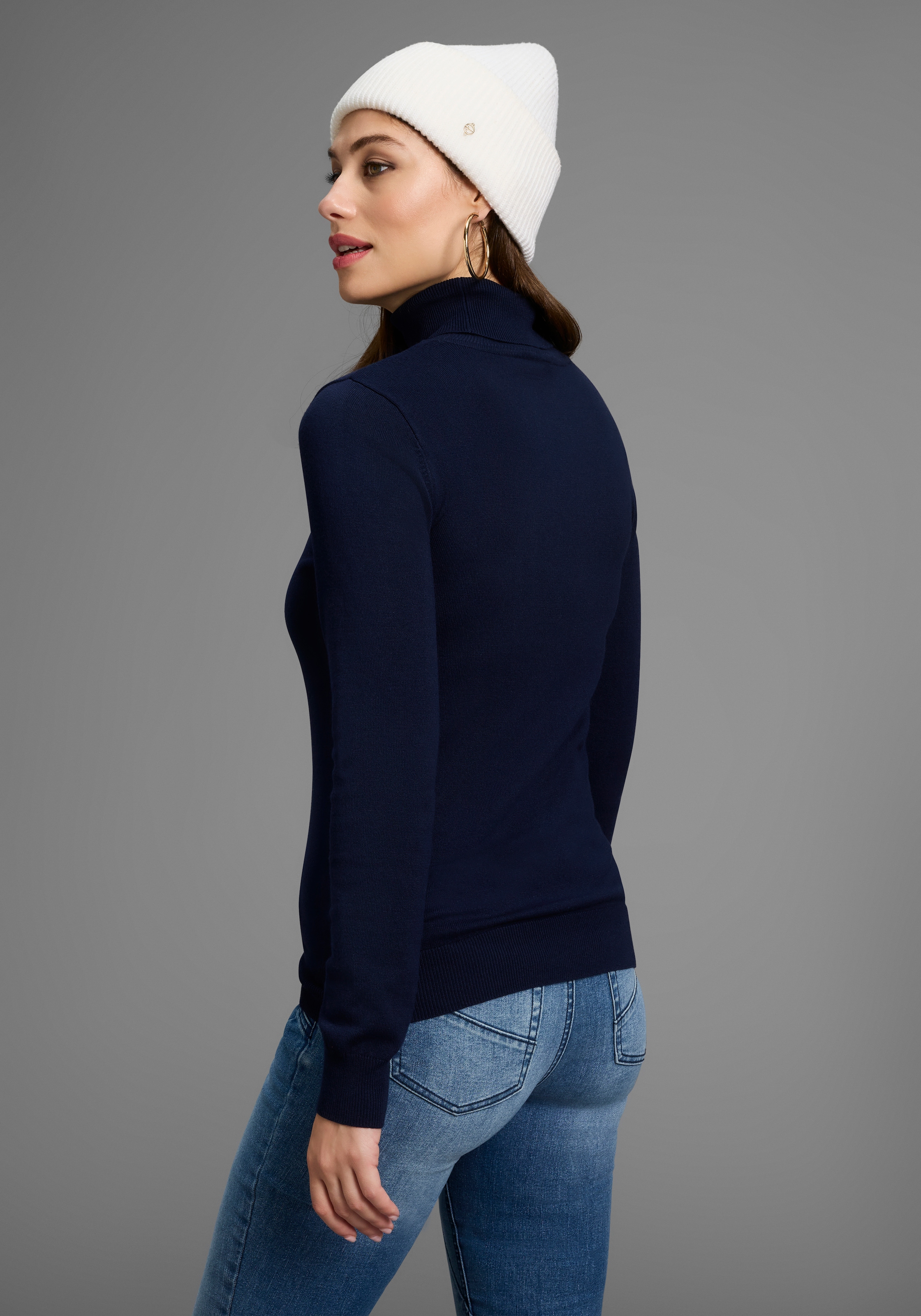 Bruno Banani Rollkragenpullover, mit Metalllogo