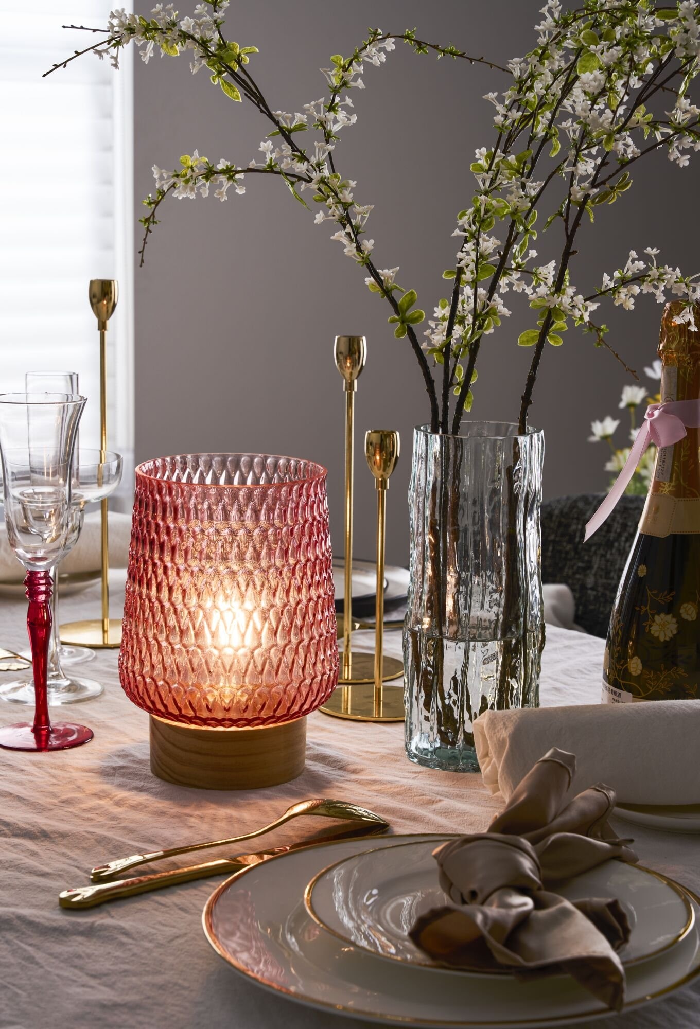 Pauleen LED Tischleuchte »Rose Glamour mobile Rosa Glas/Holz«, 1 flammig, Leuchtmittel E27 | Leuchtmittel wechselbar, E27, Timer Batterie