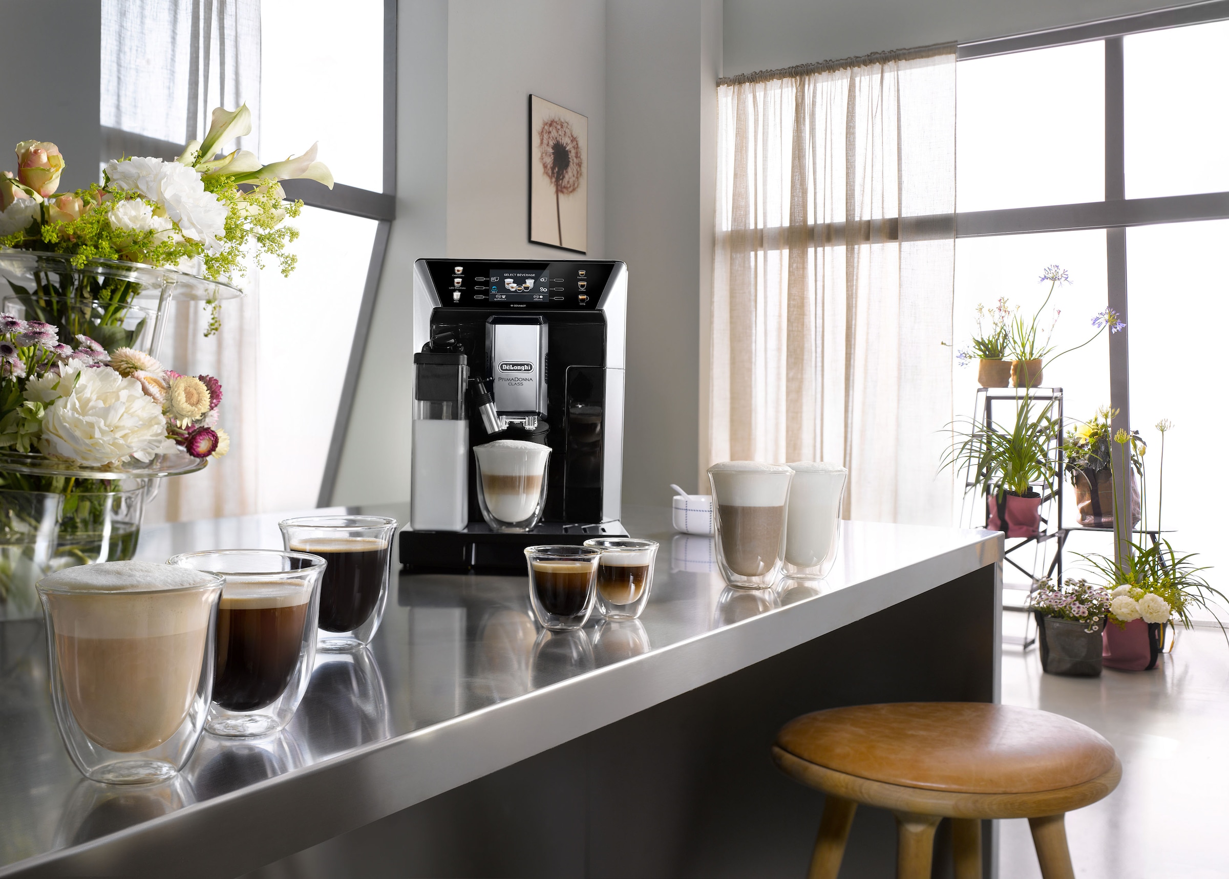 De'Longhi Kaffeevollautomat »PrimaDonna Class ECAM550.65.SB - Perfekter Milchschaum + Gratis Kaffee«, 5 Kaffeestärken, Mein Kaffee" Funktion, 3,5'' Farbdisplay