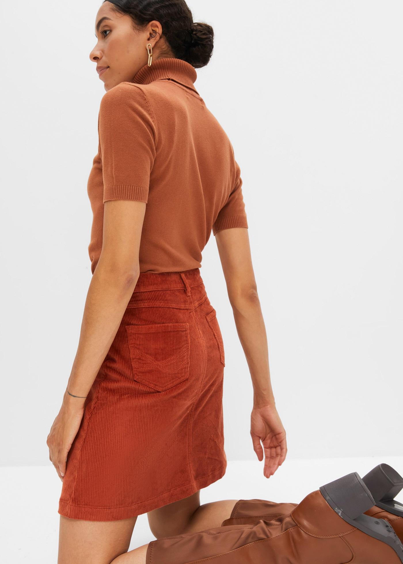 bonprix Cordrock »Stretch-Cordrock mit Knopfleiste« mit Knopfleiste, leicht ausgestellt