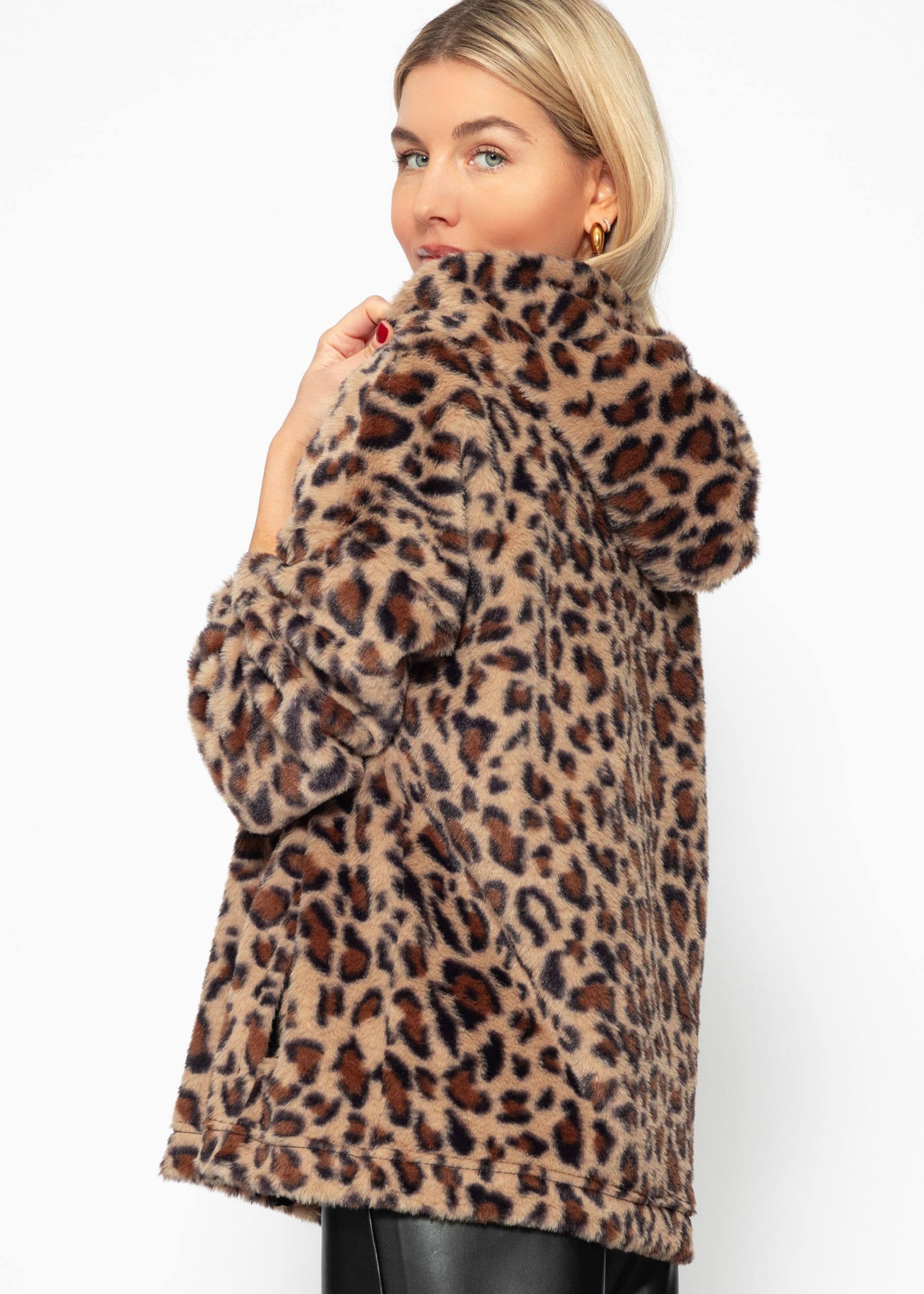 SASSYCLASSY Kapuzenpullover »Oversize Teddy Hoodie in Leo-Print« Flauschiger Sweatshirt aus plüschigem Material mit Leopardenmuster