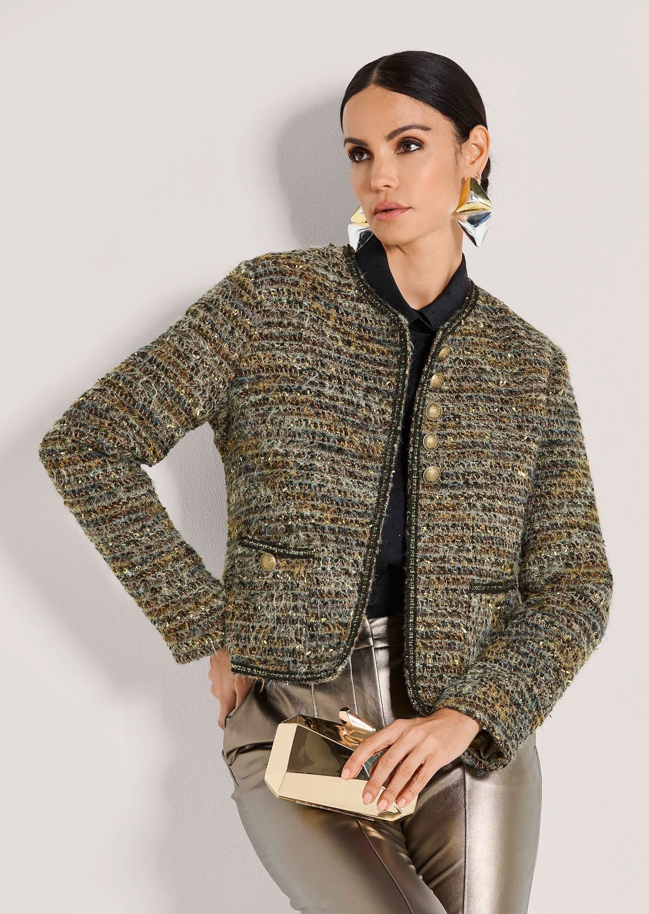 MADELEINE Jackenblazer »Kurzblazer Festlicher Blazer mit Glitzerdetails« Wappenknöpfe
