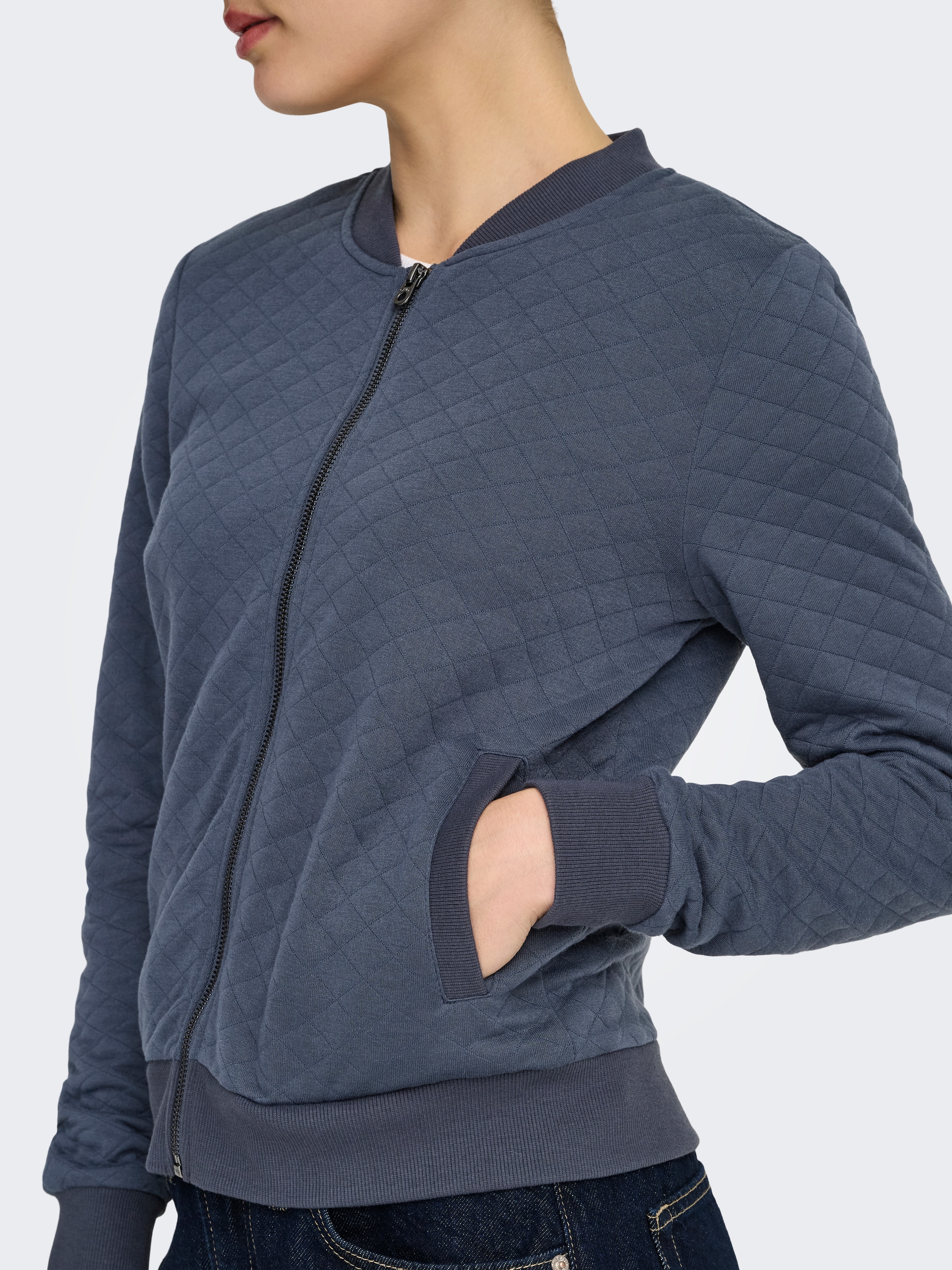 ONLY Sweatjacke »ONLJOYCE L/S BOMBER SWT NOOS« Polyester, regular fit