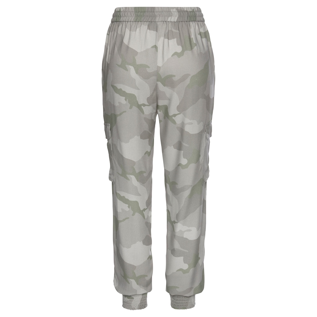 LASCANA Jogger Pants, in Camouflage-Optik