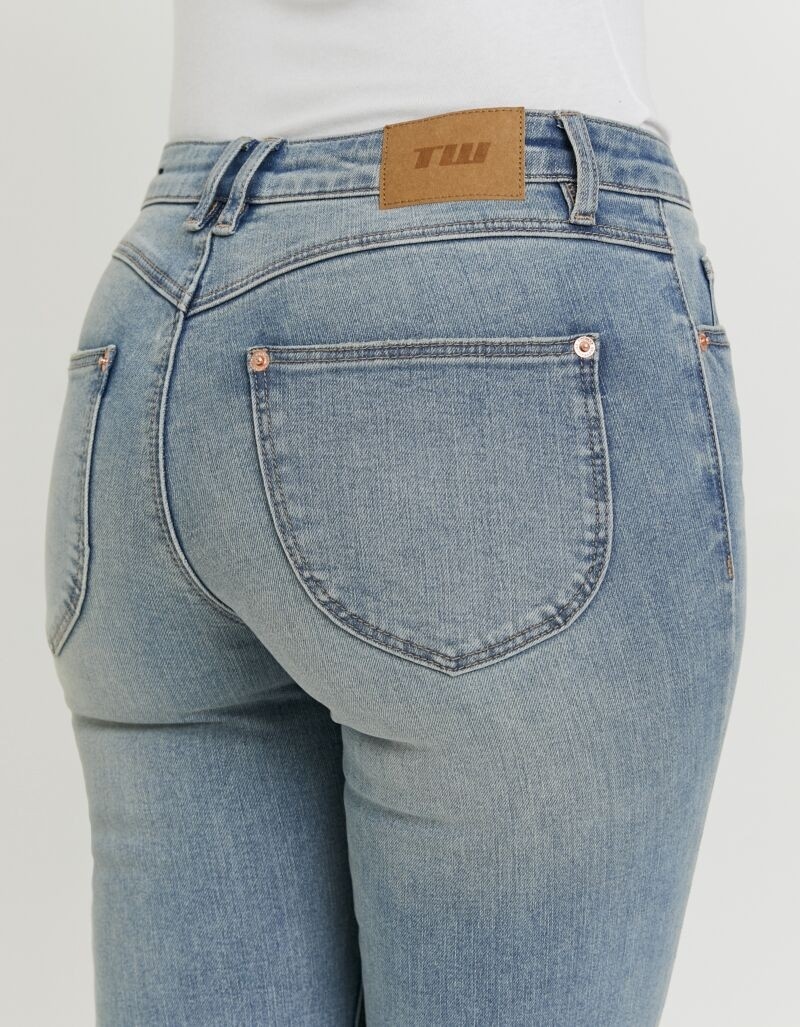 Tally Weijl Bootcut-Jeans »SPADESASSY2« Baumwollmischung, Low Waist