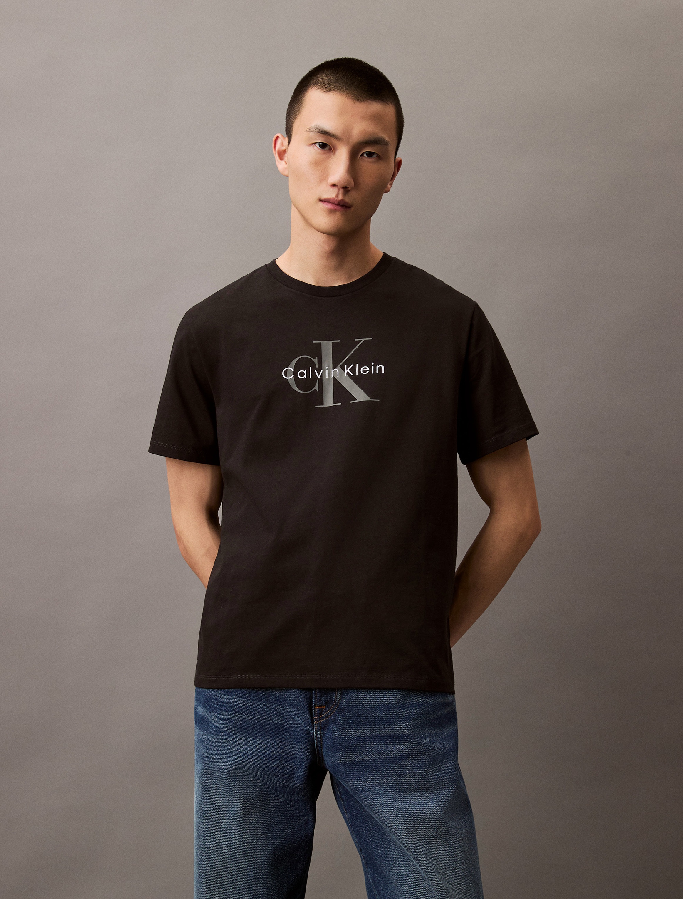 Calvin Klein Jeans T-Shirt »SS Hero Monologo Tee 20s«, Mit Rundhalsausschnitt, regular fit