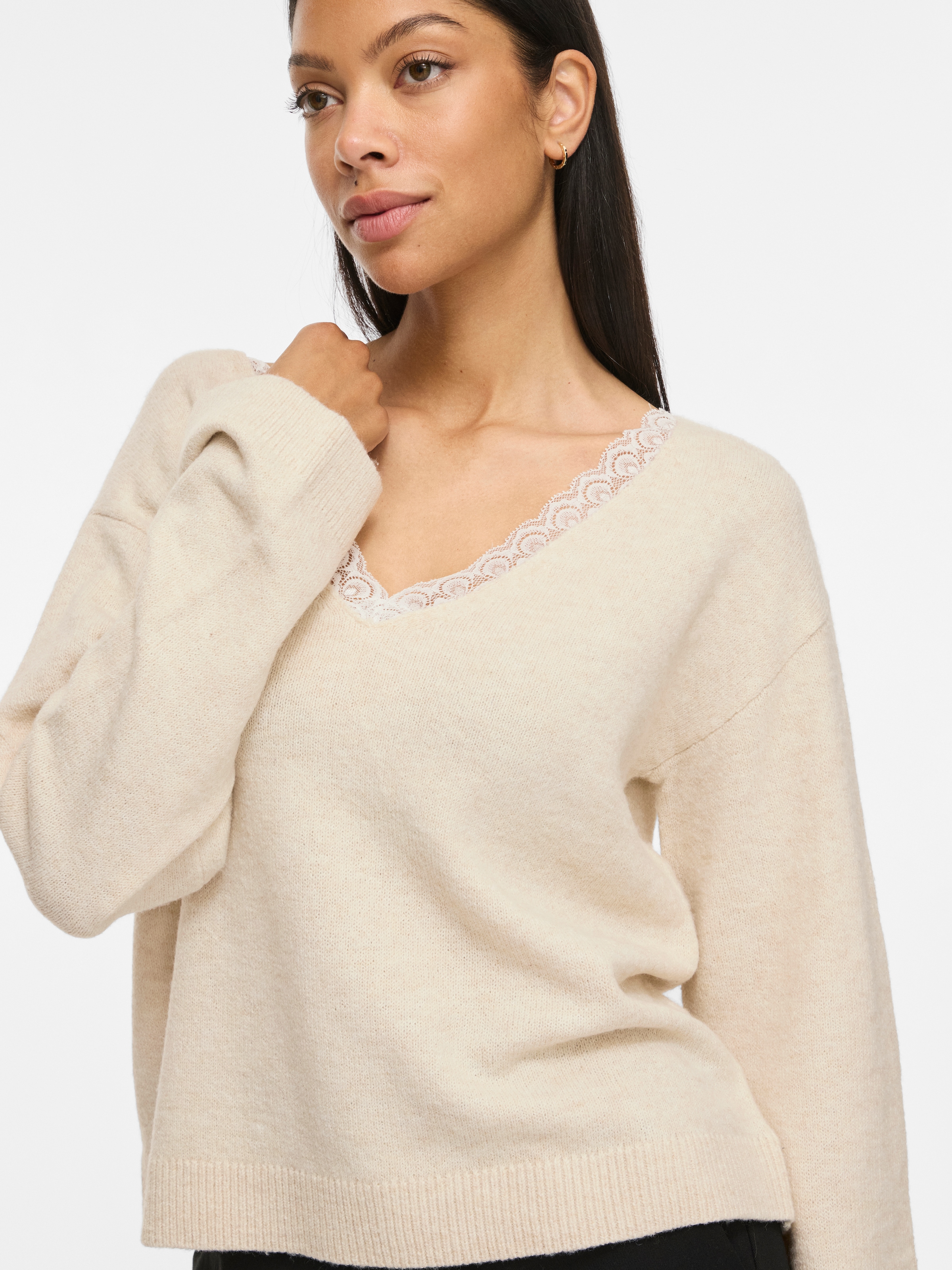 Vila V-Ausschnitt-Pullover »VILIGA L/S V-NECK REV LACE KNIT TOP-NOOS« Materialmix, Spitzen-Detail, regular fit