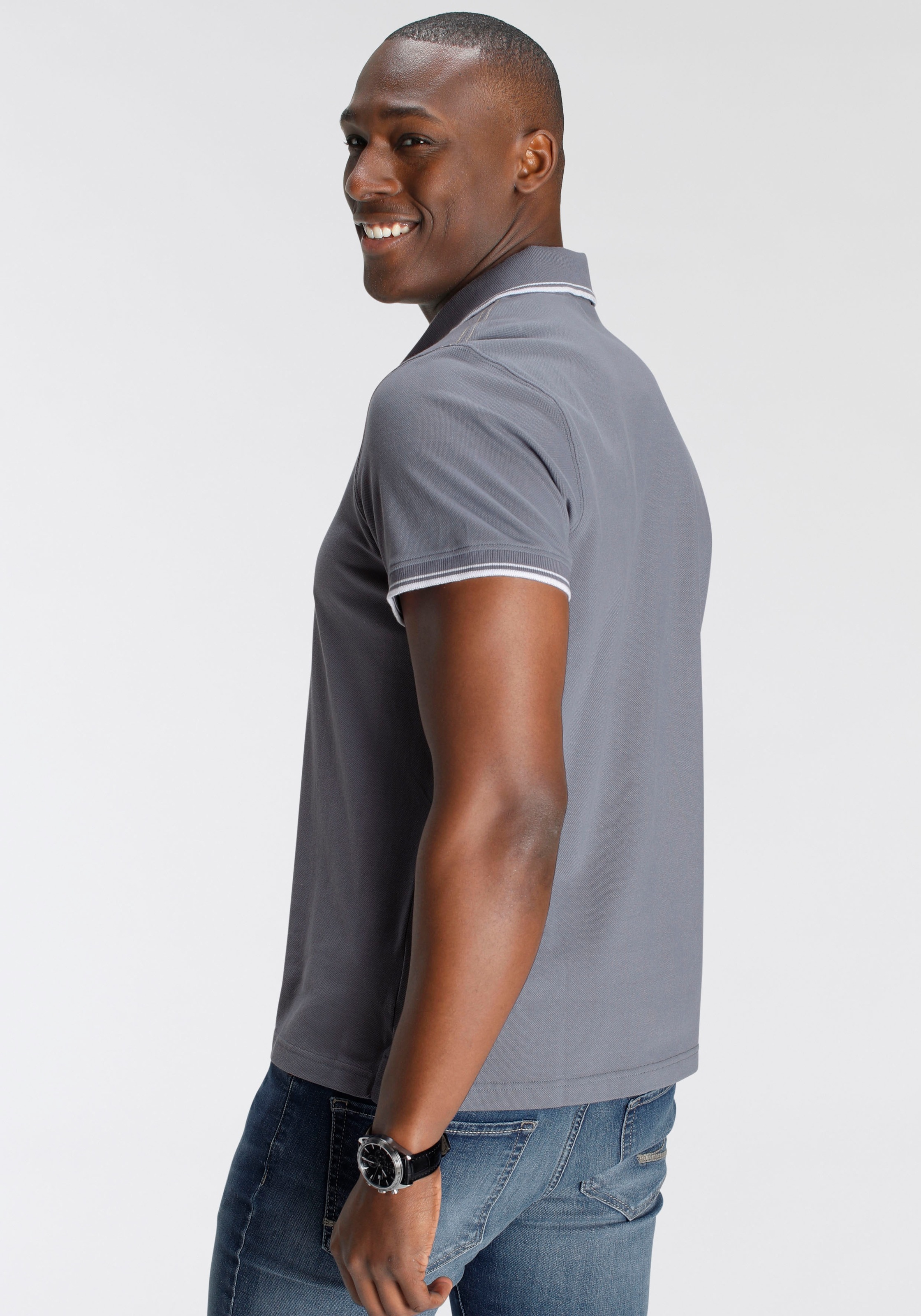 DELMAO Poloshirt, mit modischem Brustlabel MARKE! online bei NEUE OTTO - bestellen