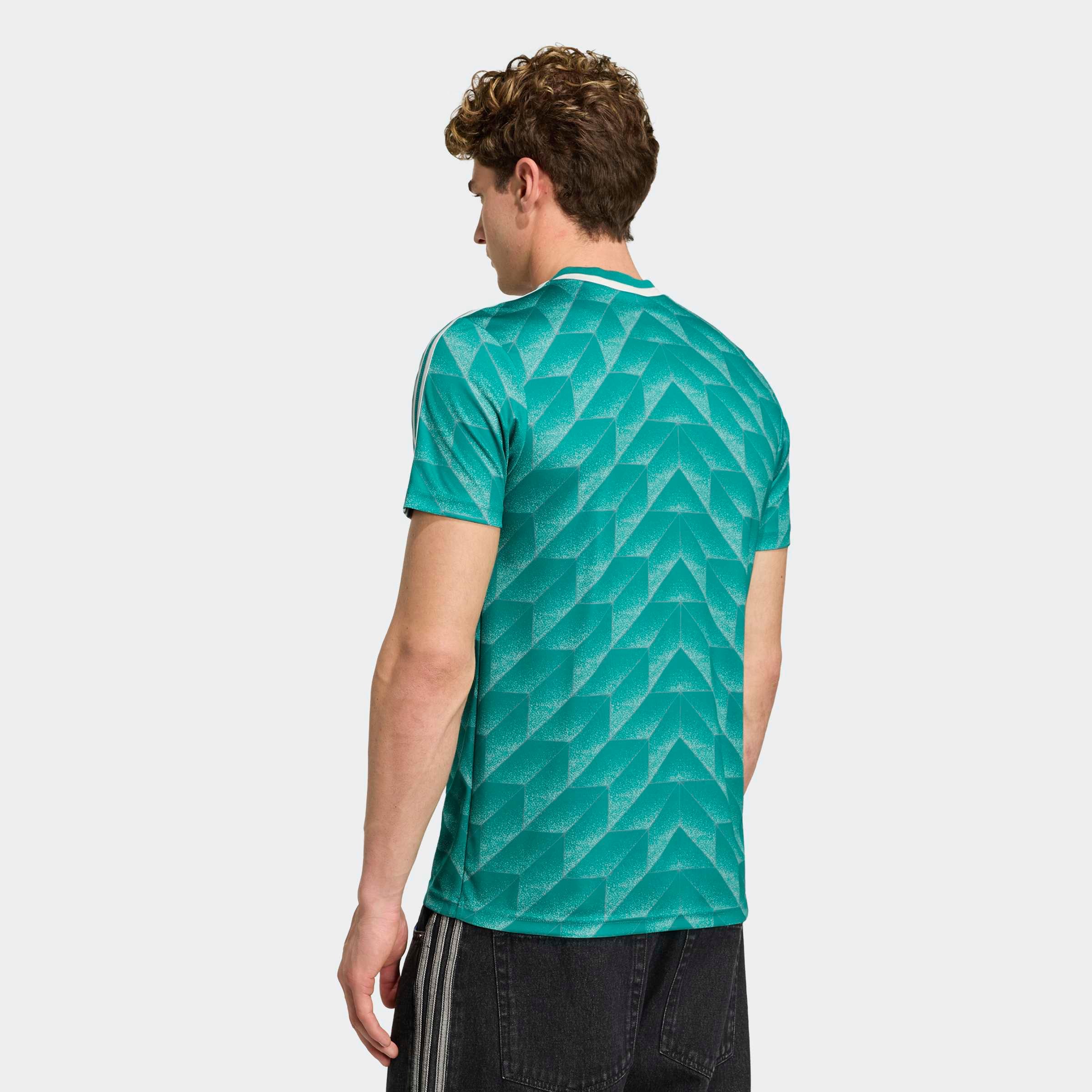 adidas Performance Fußballtrikot »DFB A JSY 90« schmale Passform, mit V-Ausschnitt, Doppelstrick-Konstruktion