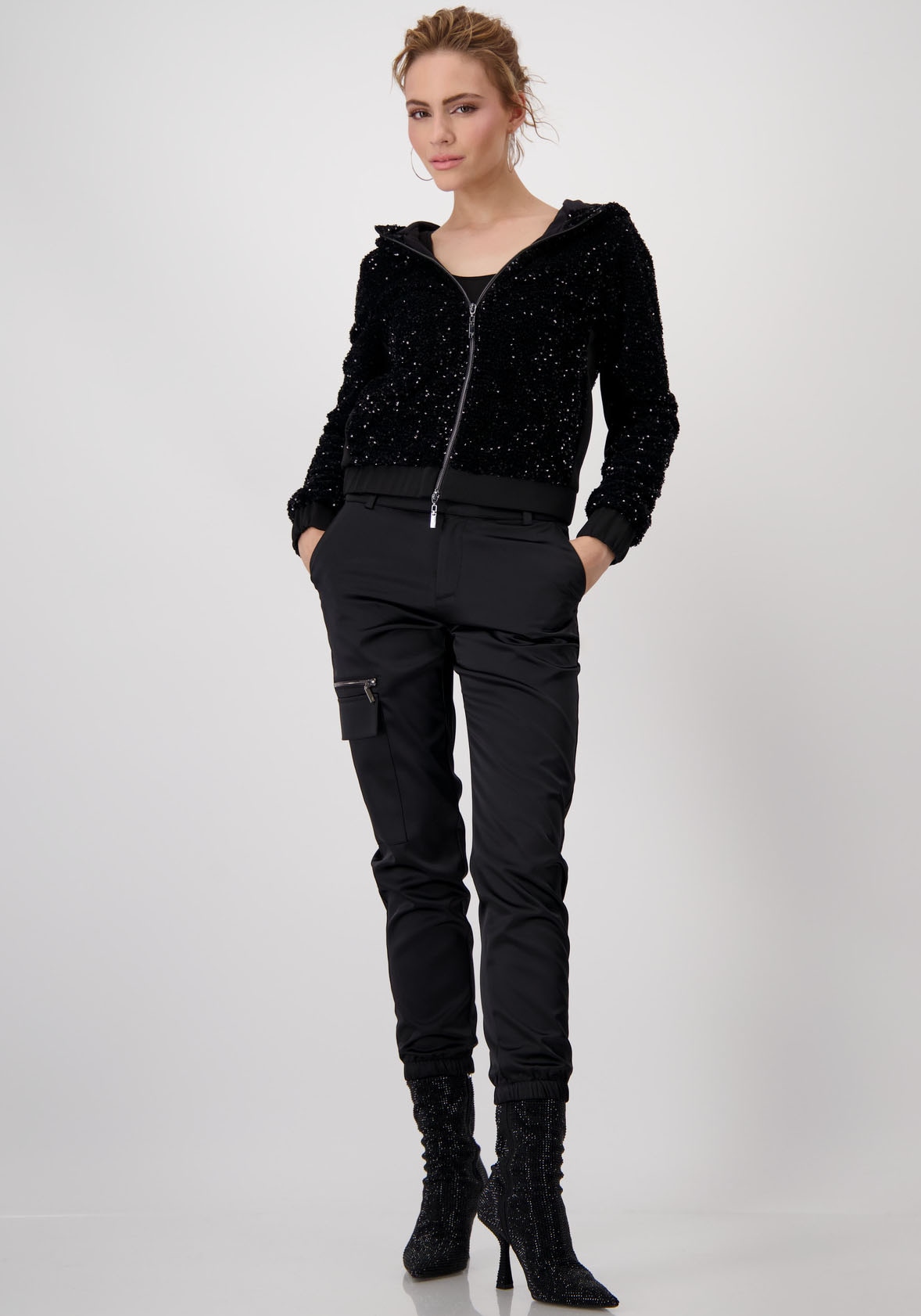 Monari Kurzjacke, mit Kapuze, mit Pailletten