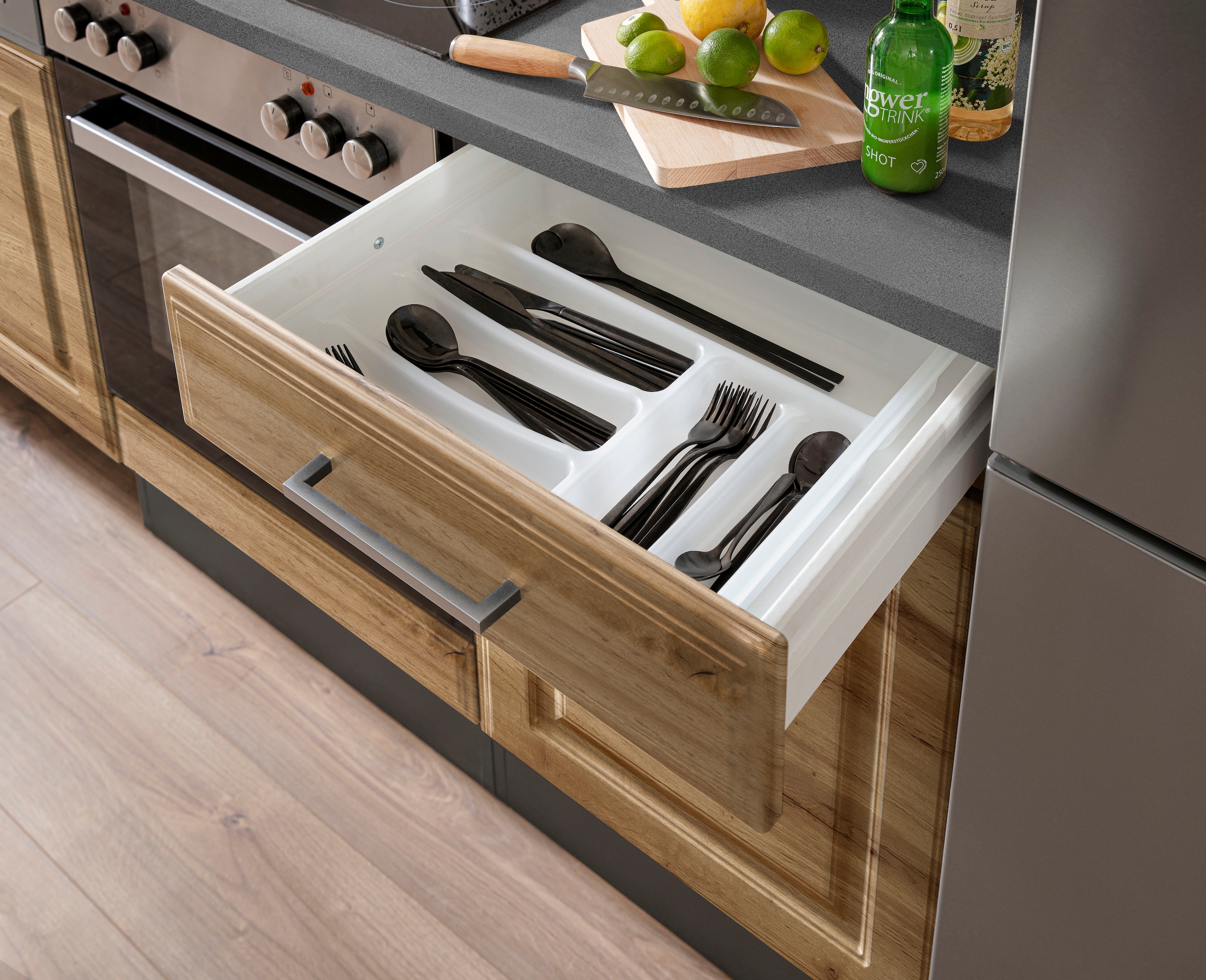 KOCHSTATION Küchenzeile »KS-Stockholm«, Breite 220 cm, mit hochwertigen MDF Fronten im Landhaus-Stil