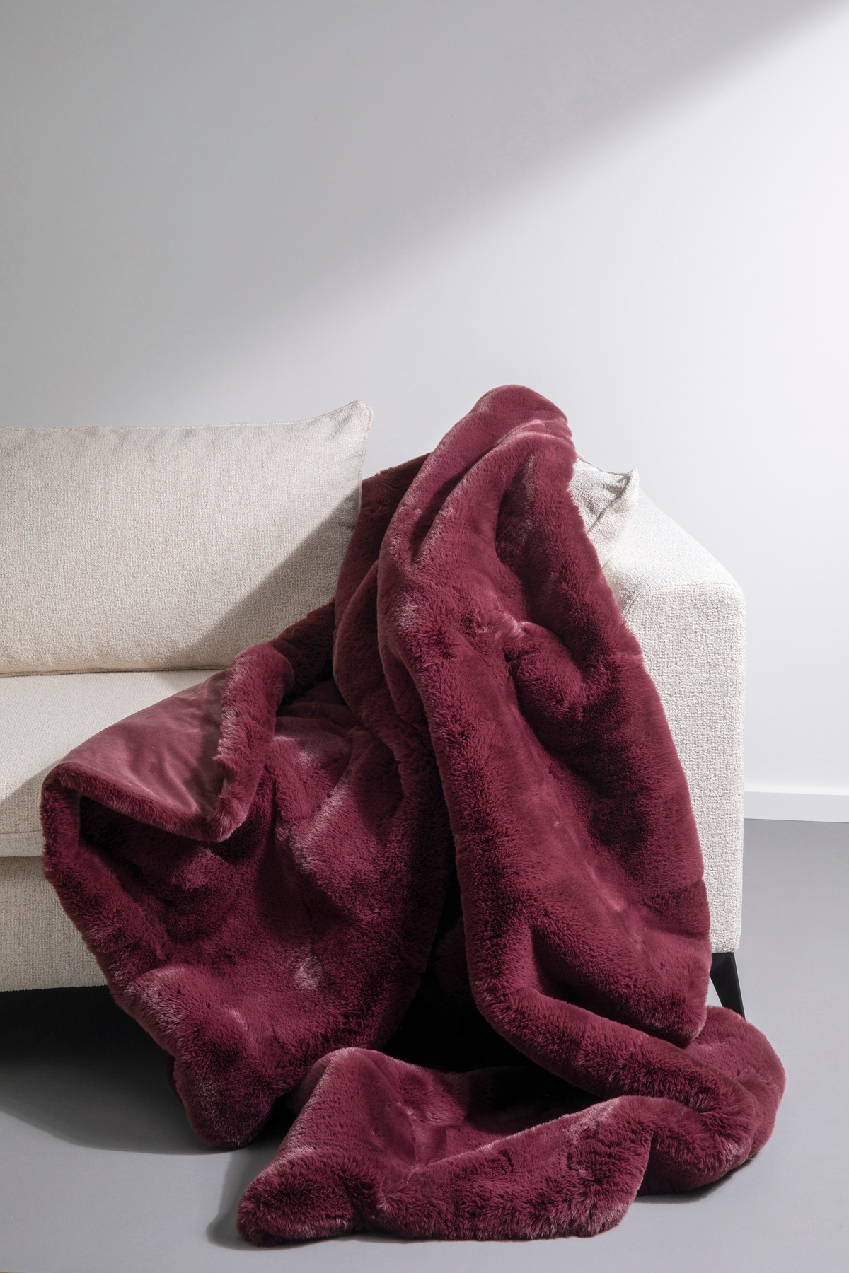 Kare Design Tagesdecke »Wohndecke Mika, Kunstfelldecke, 150x200 cm« flauschig und warm