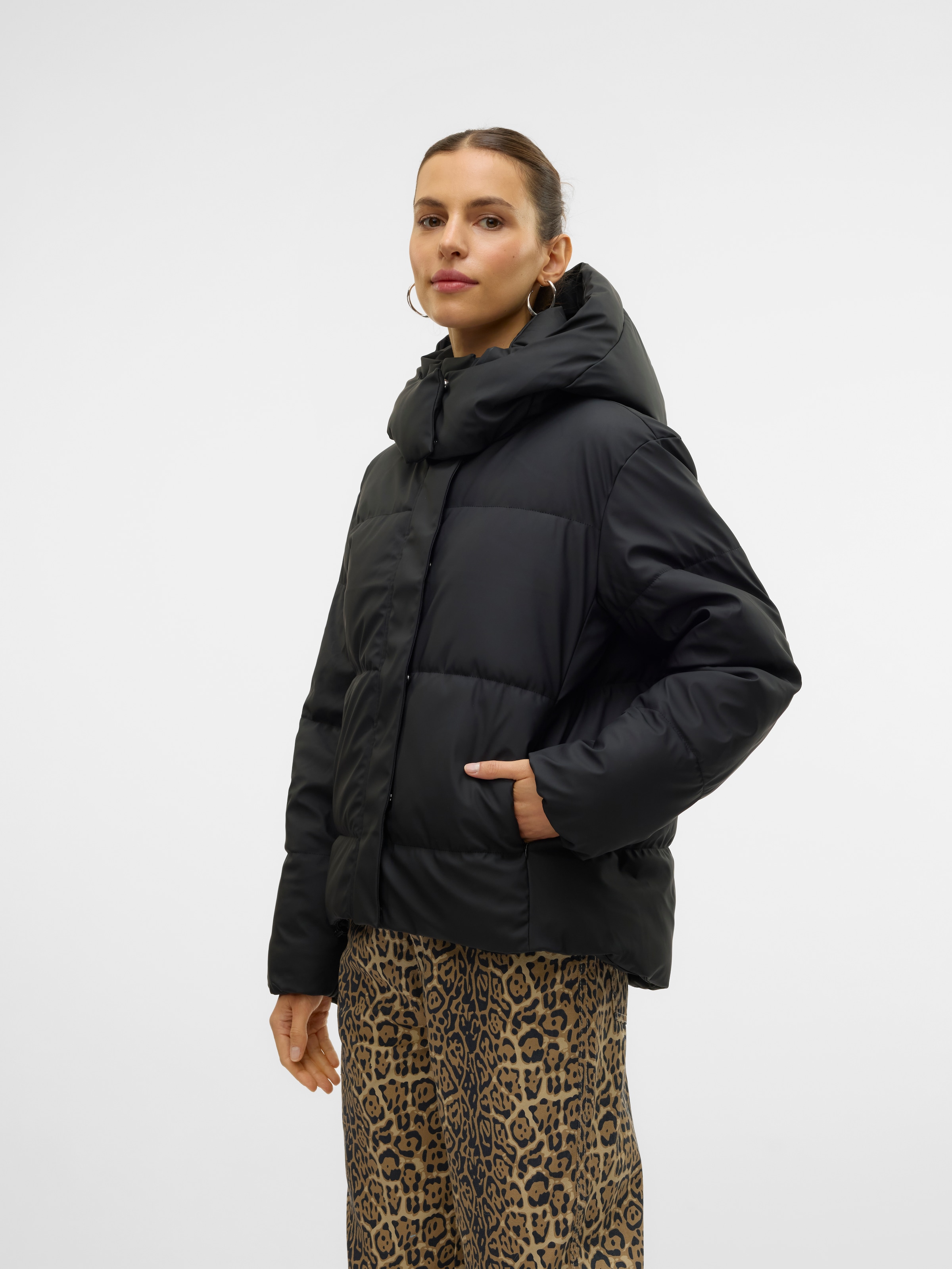 Vero Moda Steppjacke »VMGRETAKYLIE SHORT COATED JACKET NOOS«, mit Kapuze