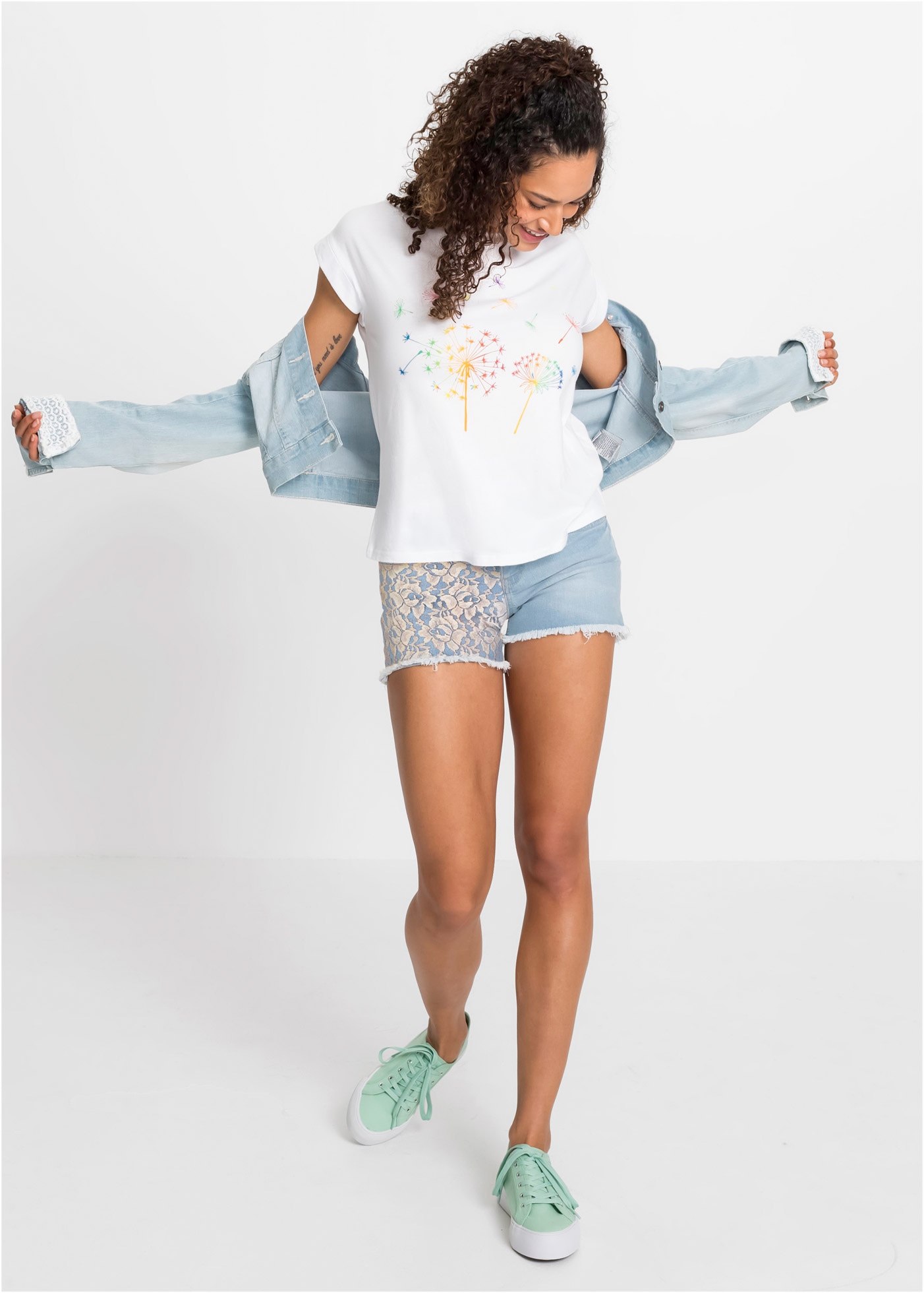 bonprix T-Shirt bequeme Passform, Kurzarm-Design, aus Baumwolle