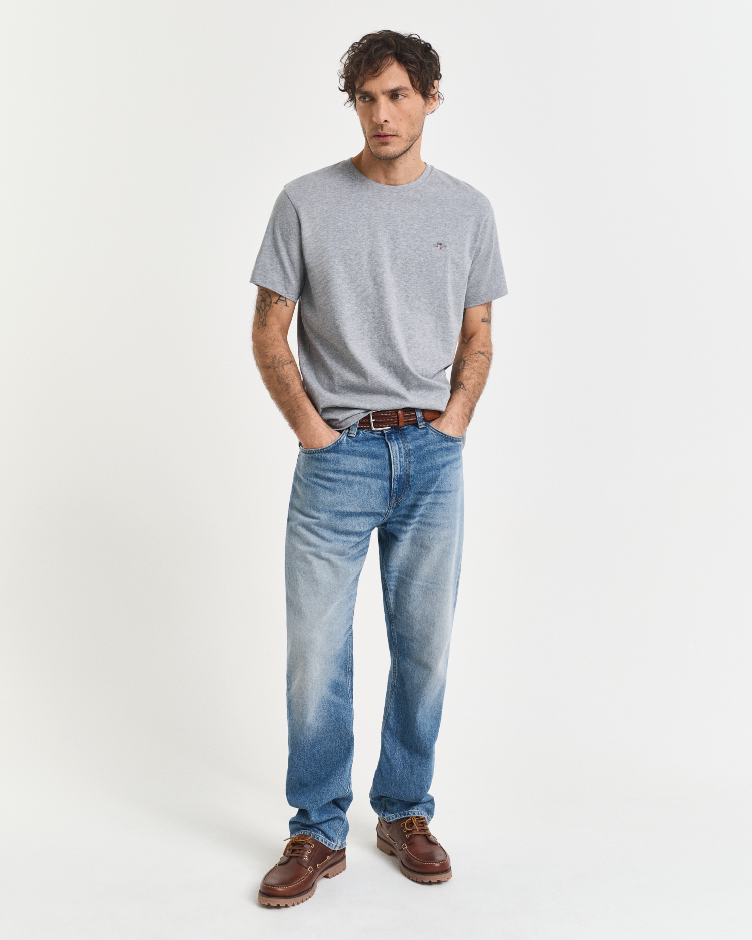 Gant T-Shirt »REG SHIELD SS T-SHIRT«, mit Logostickerei auf der Brust
