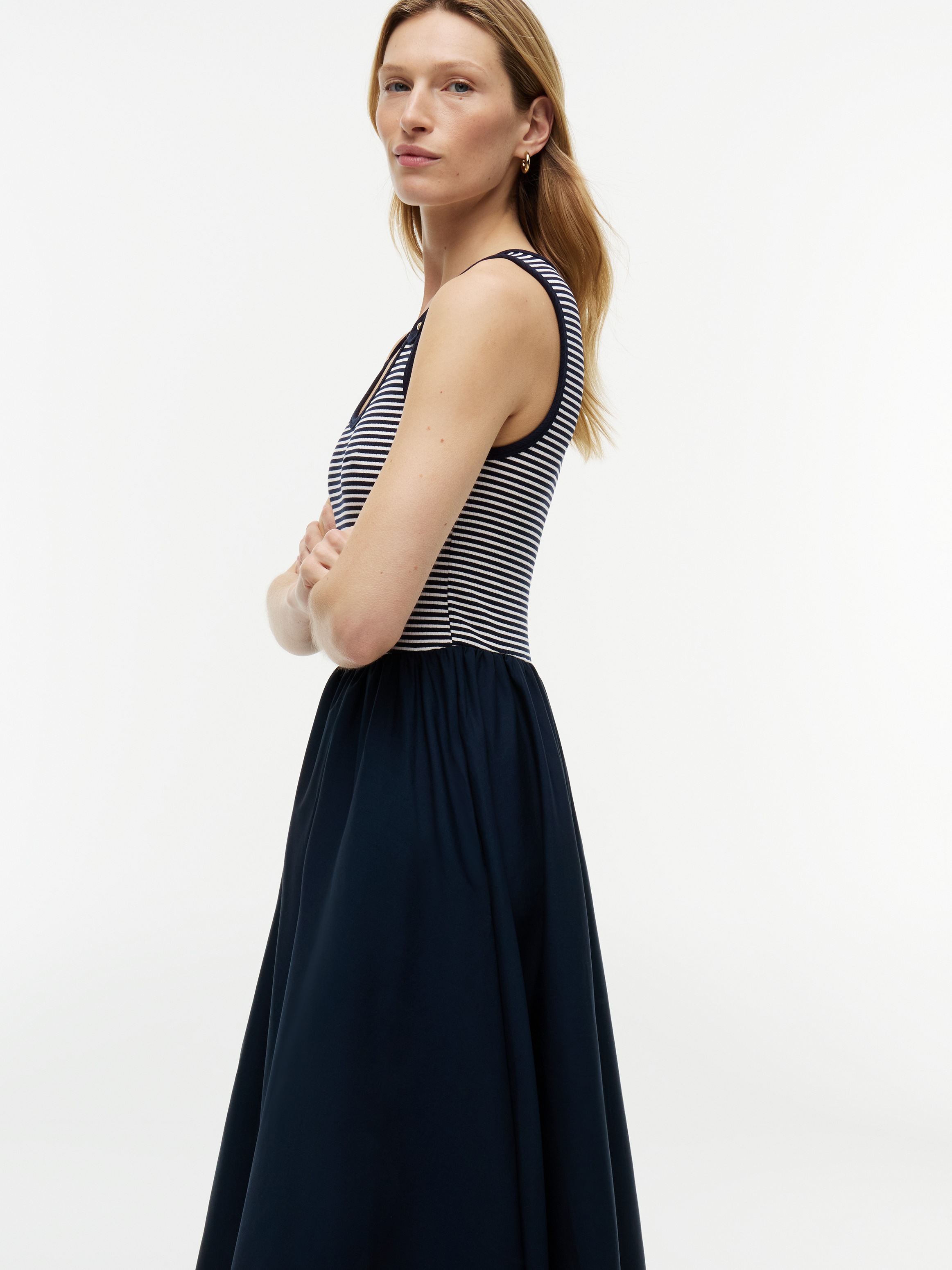 Tommy Hilfiger A-Linien-Kleid »5X2 RIB MIX MEDIA DRESS« Eingrifftaschen Baumwollmischung, figurbetont, Oberteil in gerippter Struktur
