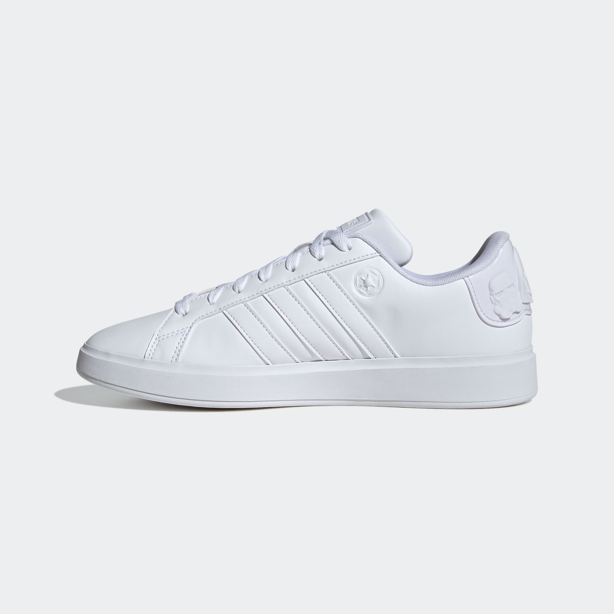adidas Sportswear Sneaker »ADIDAS STAR WARS GRAND COURT SCHUH«, Design auf den Spuren des adidas Superstar