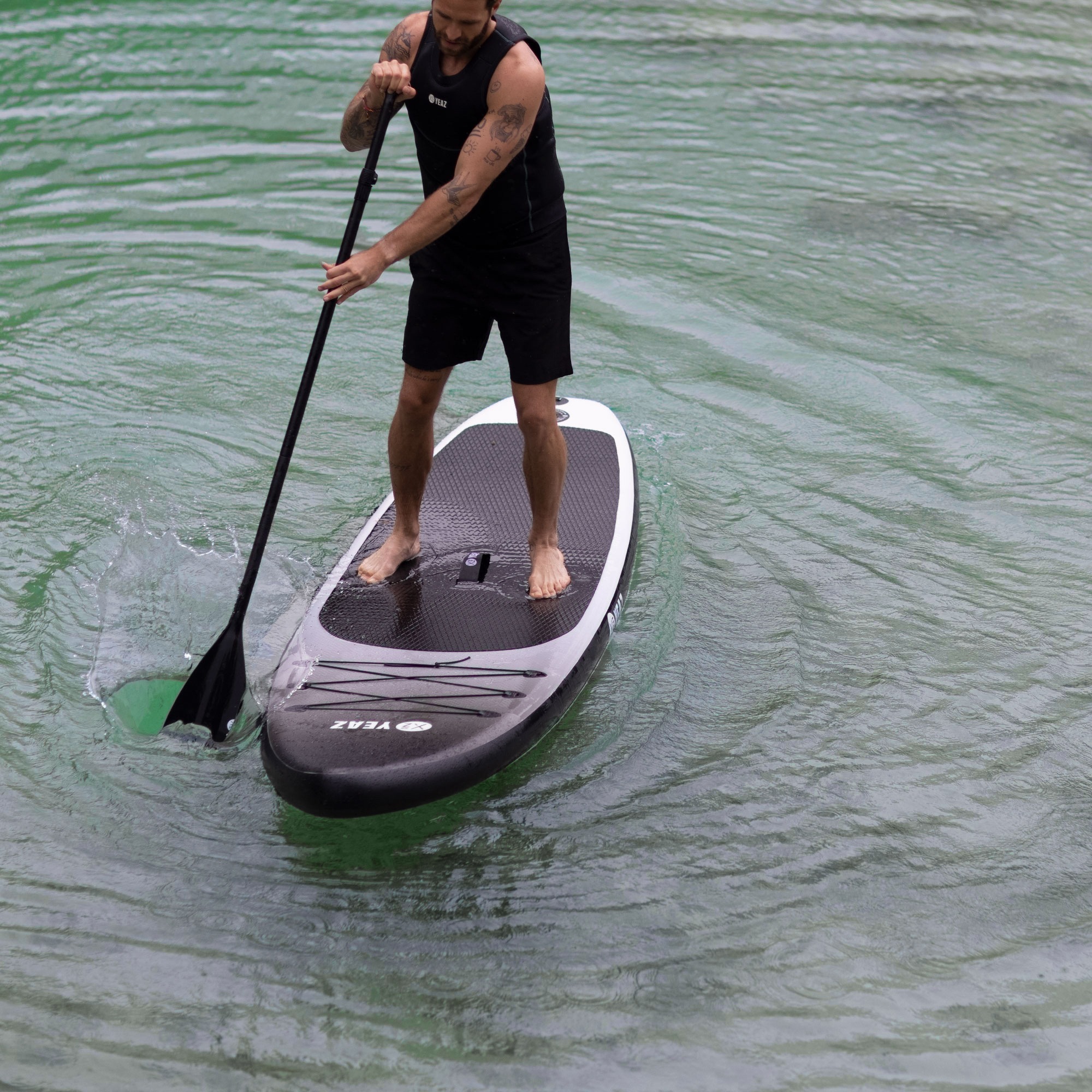 YEAZ Inflatable SUP-Board »SUP Board und Kit BLACK SANDS BEACH - EXOTRACE - SET«