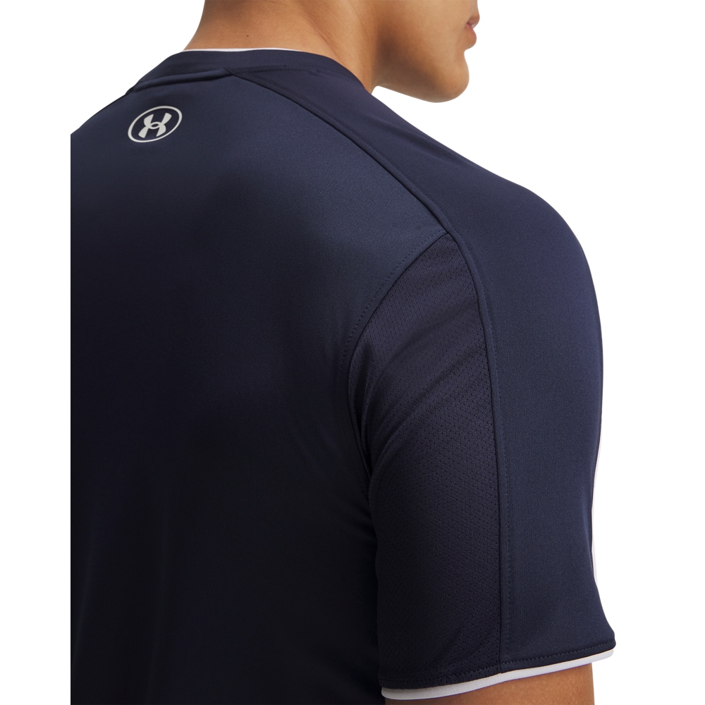 Under Armour® Trainingsshirt »UA M CHALLENGER TRAIN SS« kurze Ärmel, mit atmungsaktiven Mesh-Einsätzen, geruchsregulierend