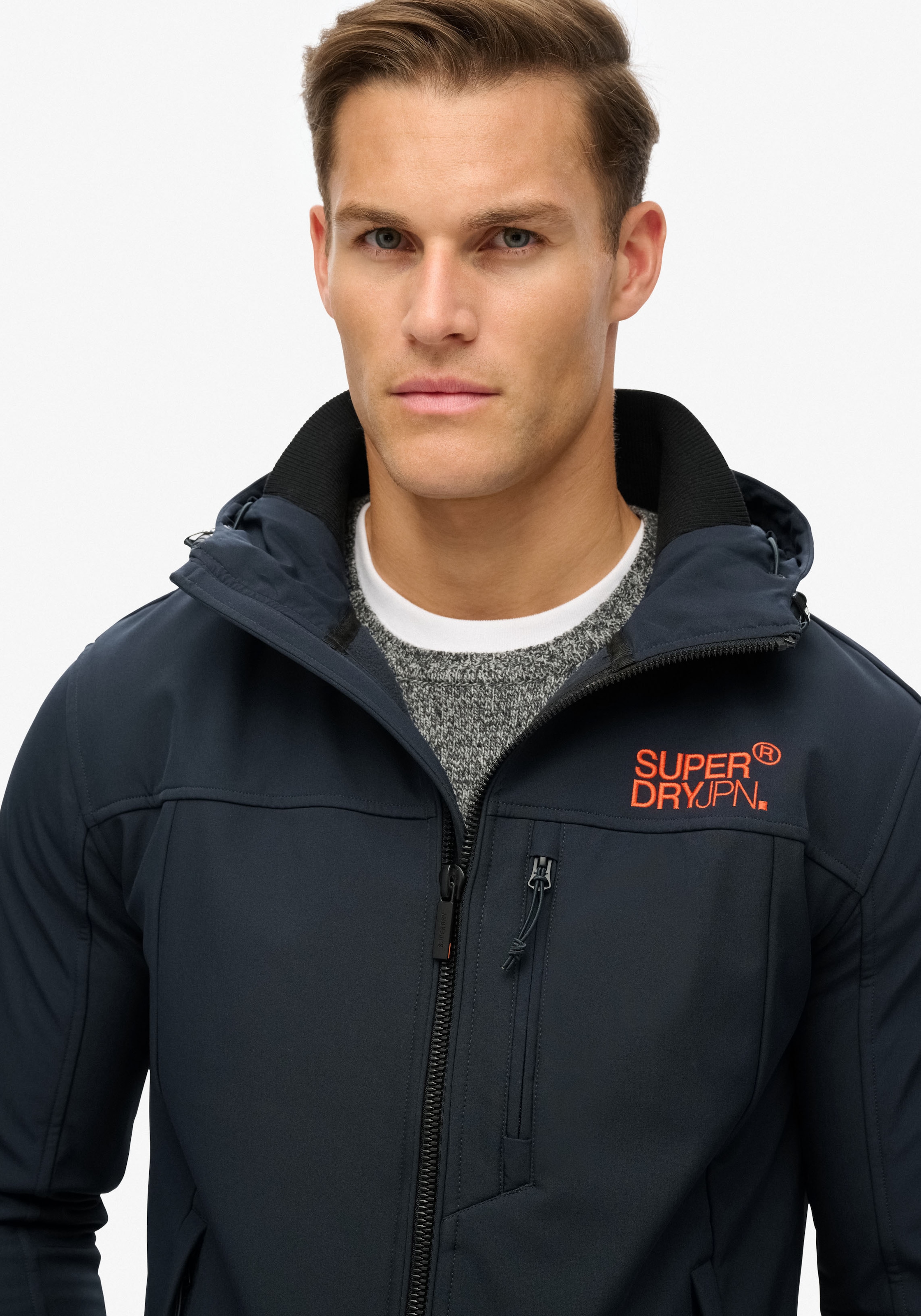 Superdry Outdoorjacke »HOODED SOFT SHELL TREKKER JKT«, mit Kapuze