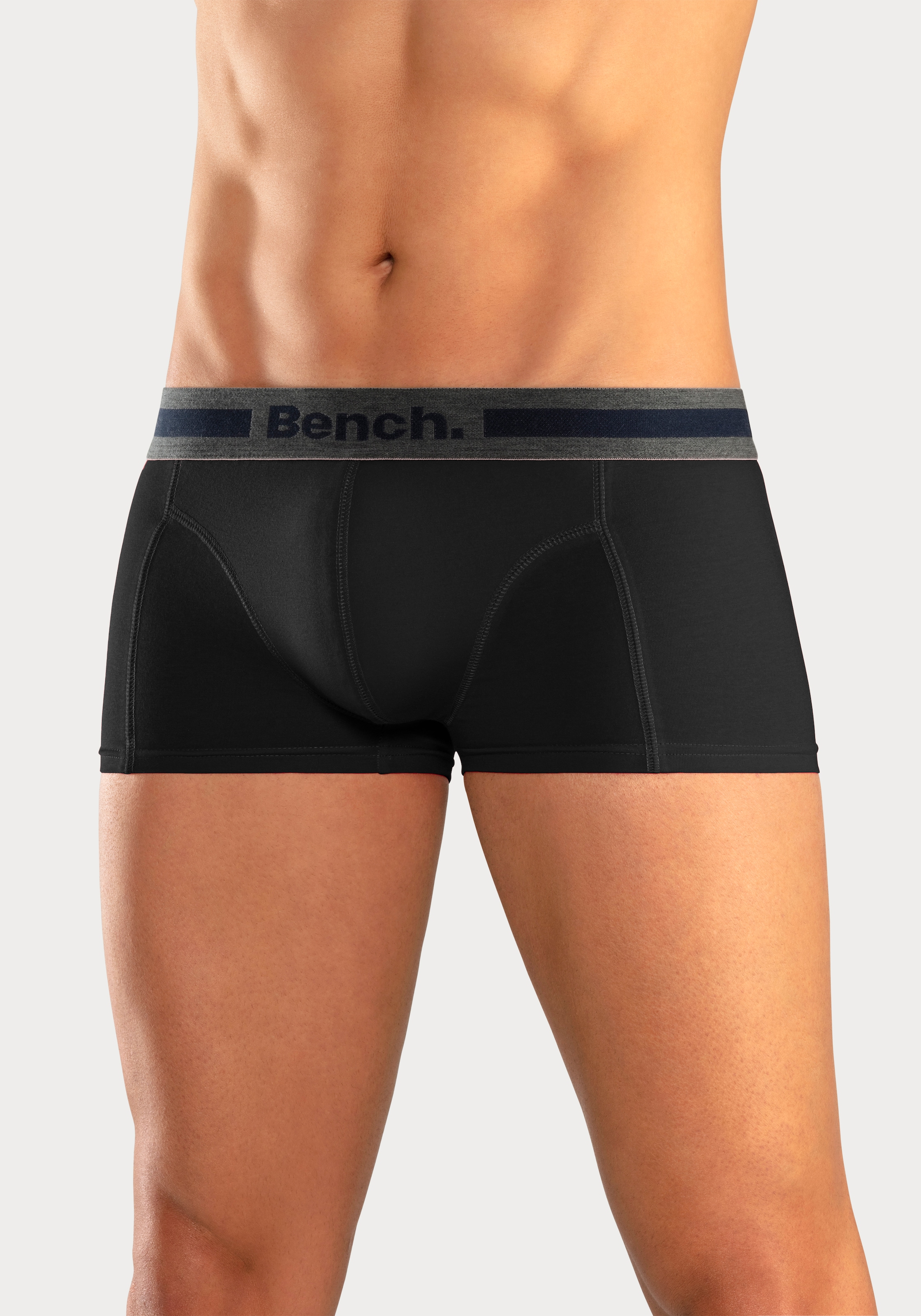 Bench. Hipster, (Packung, 4 St.), knapp sitzende Boxershorts aus Baumwollmischung