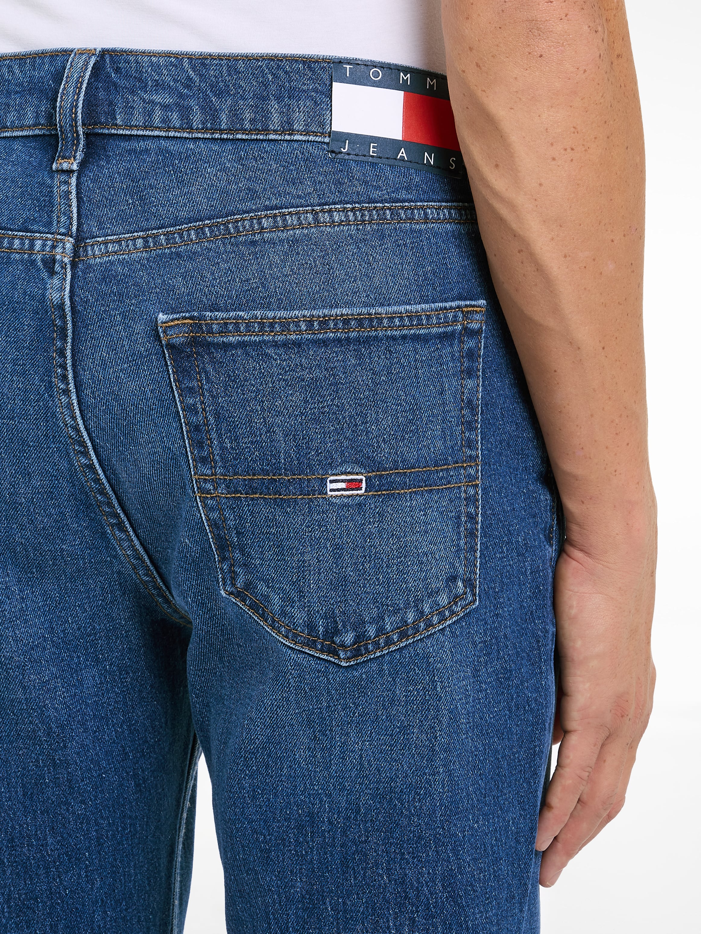Tommy Jeans Slim-fit-Jeans »RYAN SLIM STRAIGHT«, mit Logoprägung