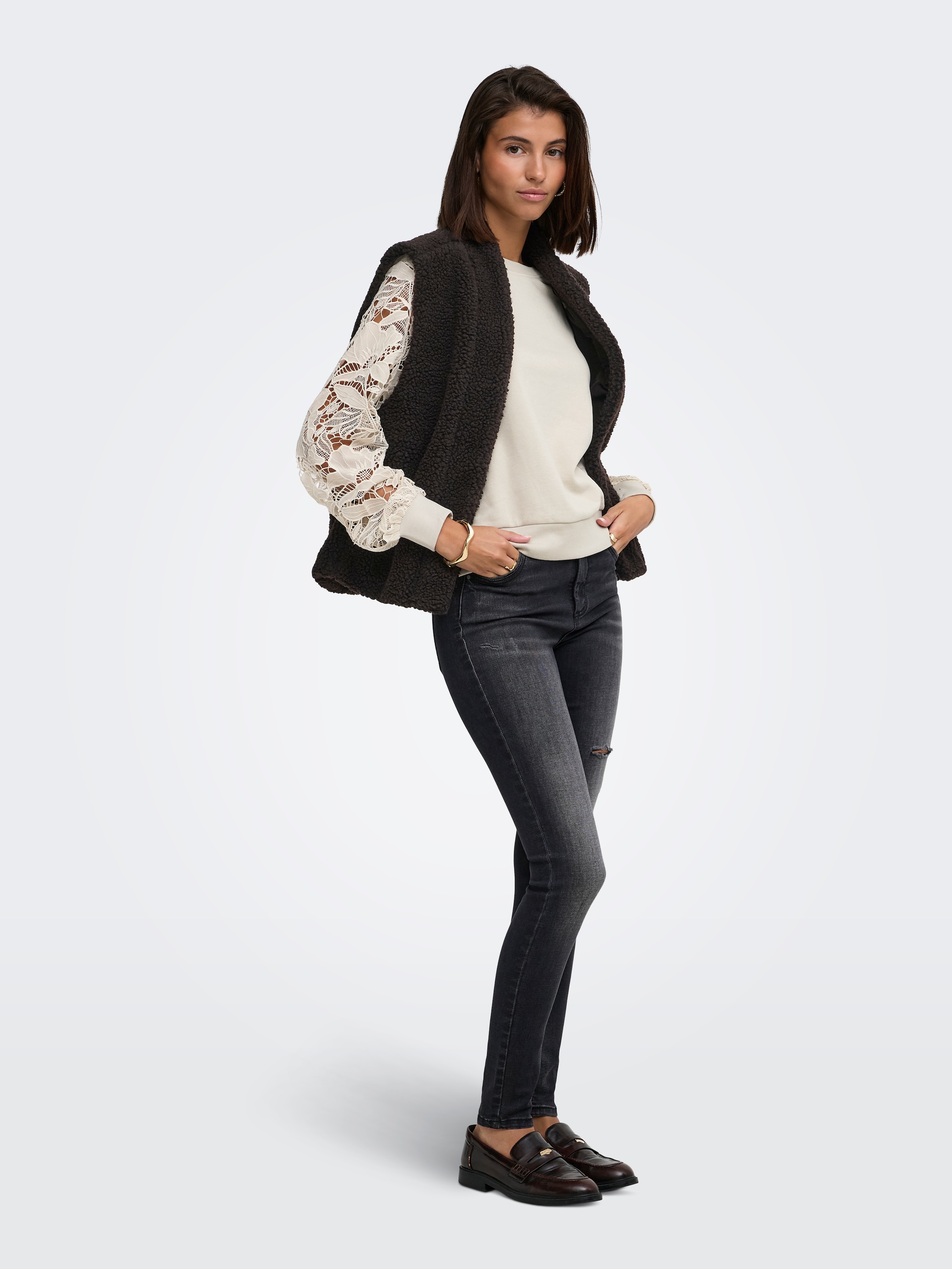 ONLY Sweatshirt »ONLSTILLA L/S LACE SLEEVES CS SWT«, Baumwollmischung, regular fit
